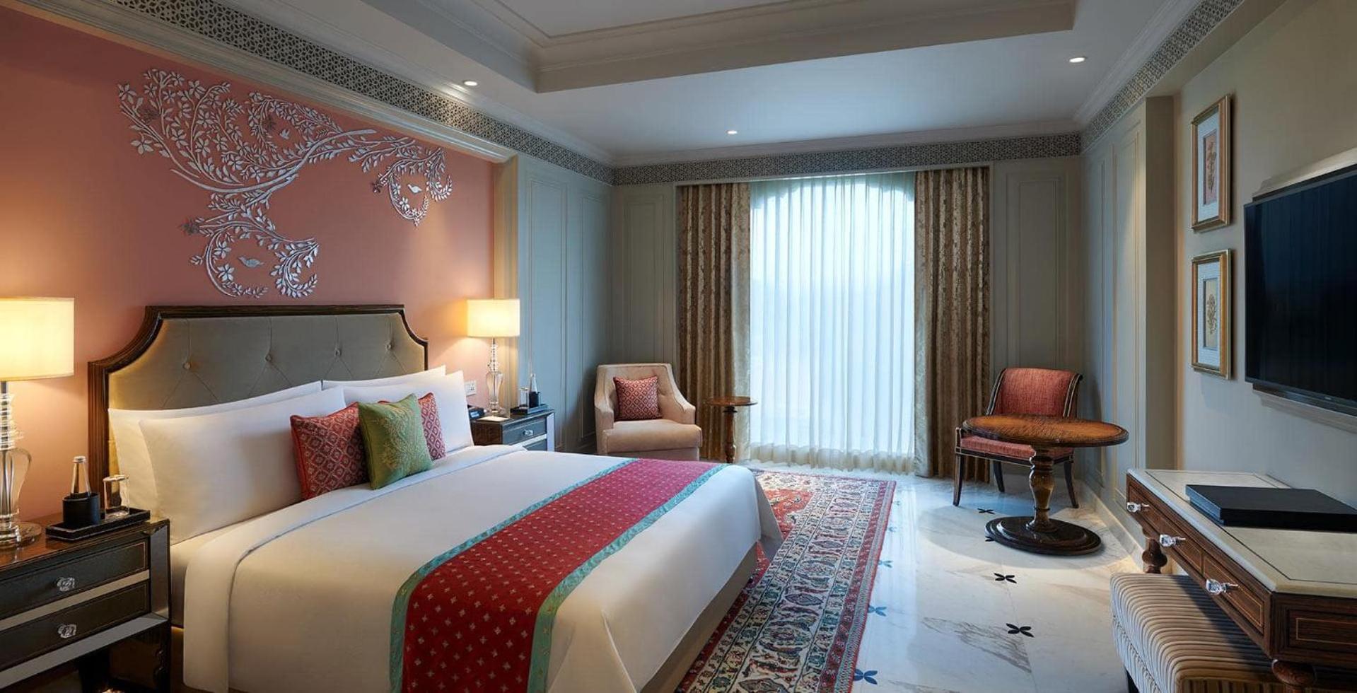 Palace King Room photo 2