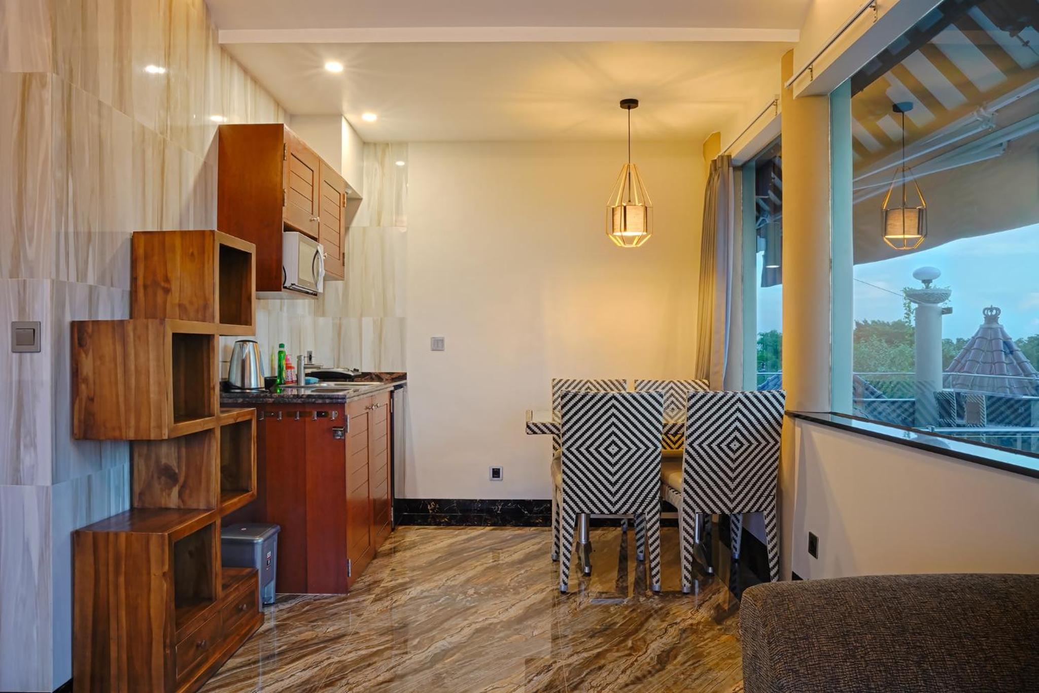 Deluxe Suite - Photo 3