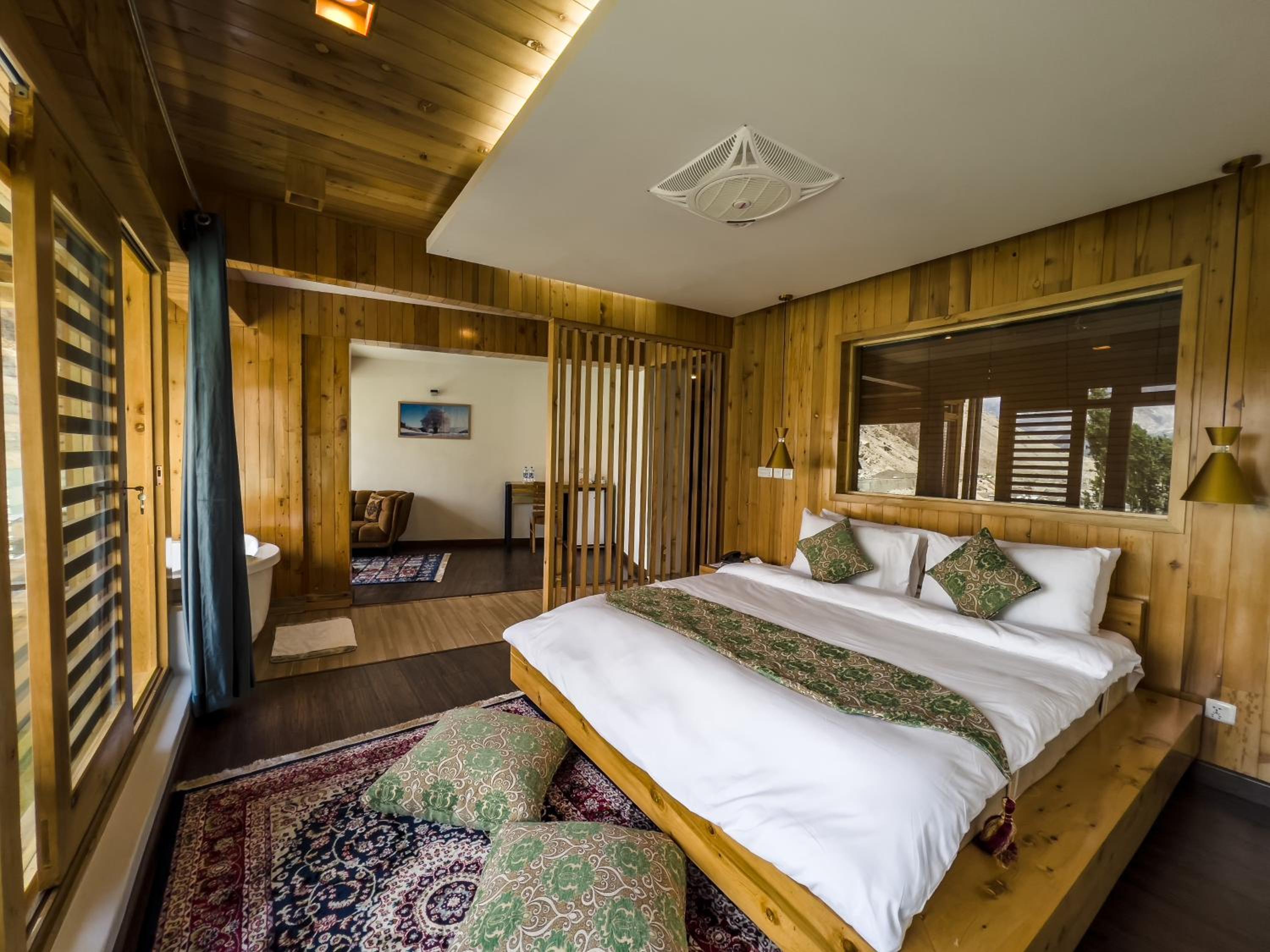 King Suite photo 3