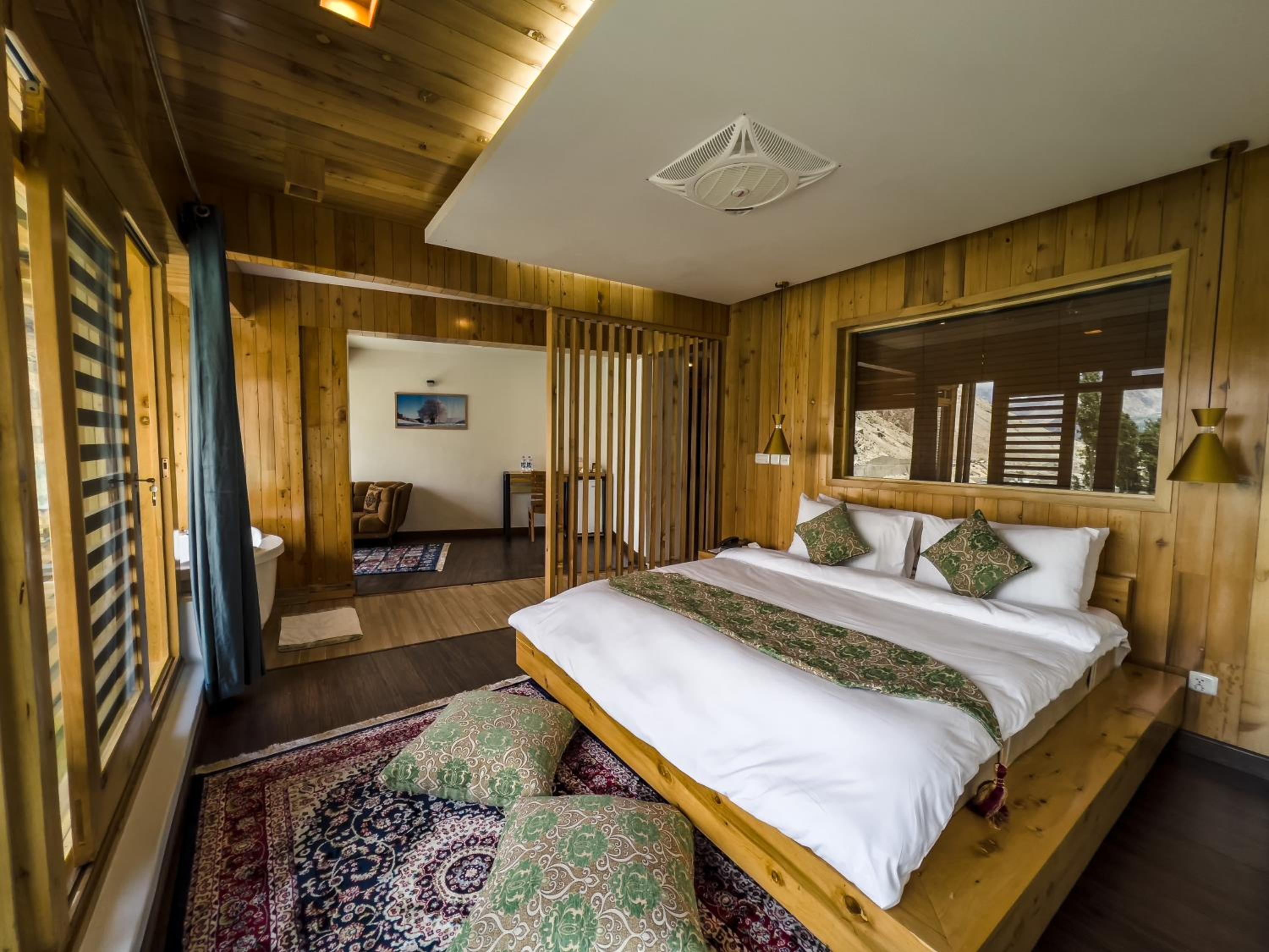 King Suite photo 2