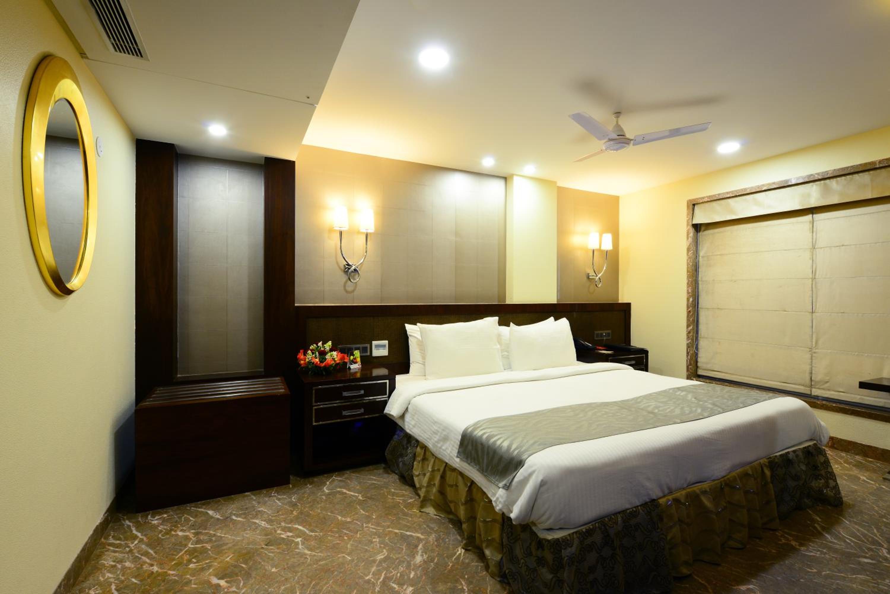 Deluxe King Room photo 3