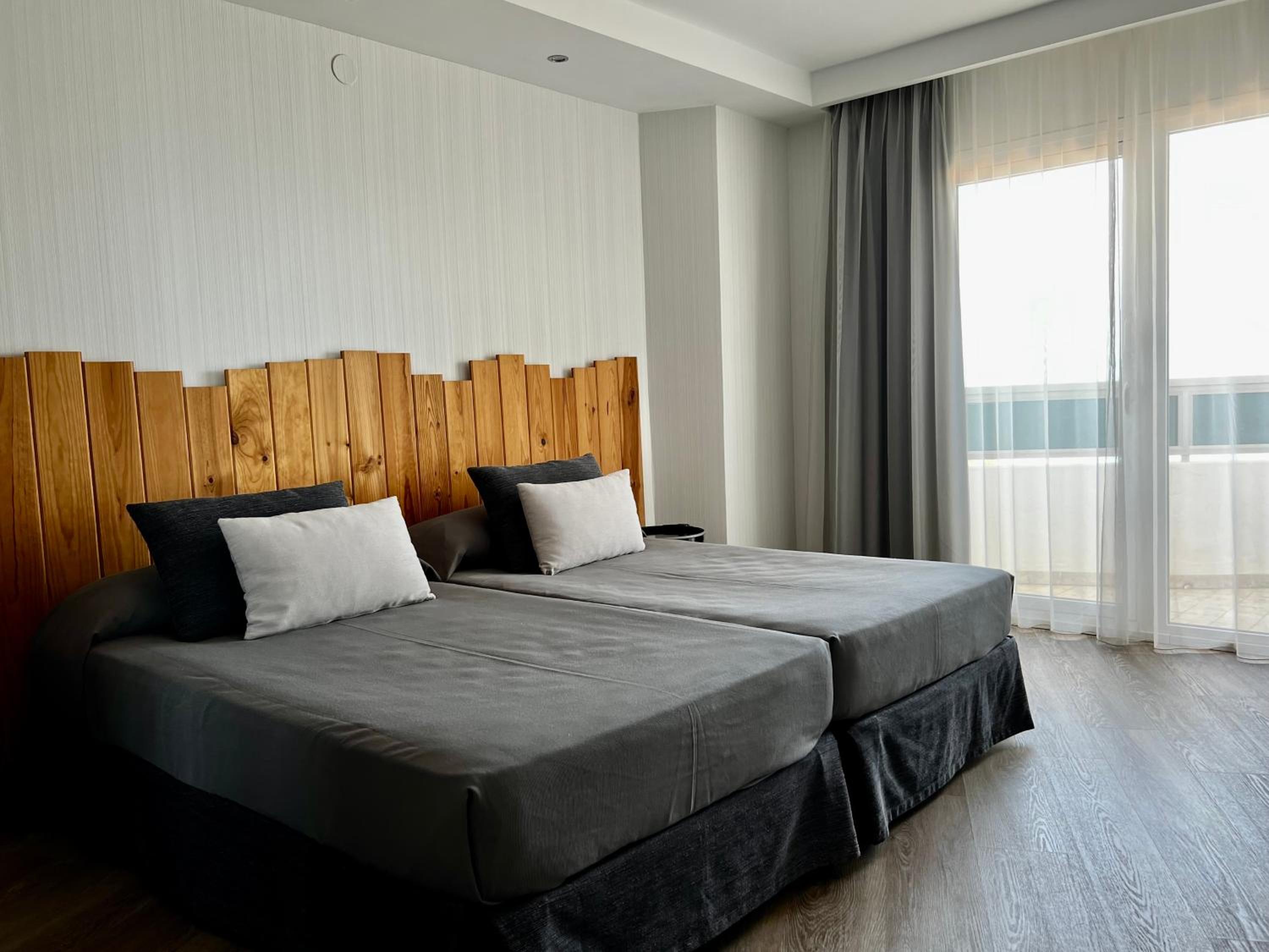 Twin Room - Photo 4