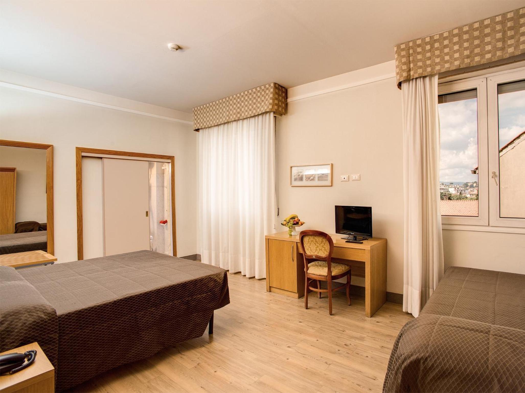 Triple Room - Photo 6