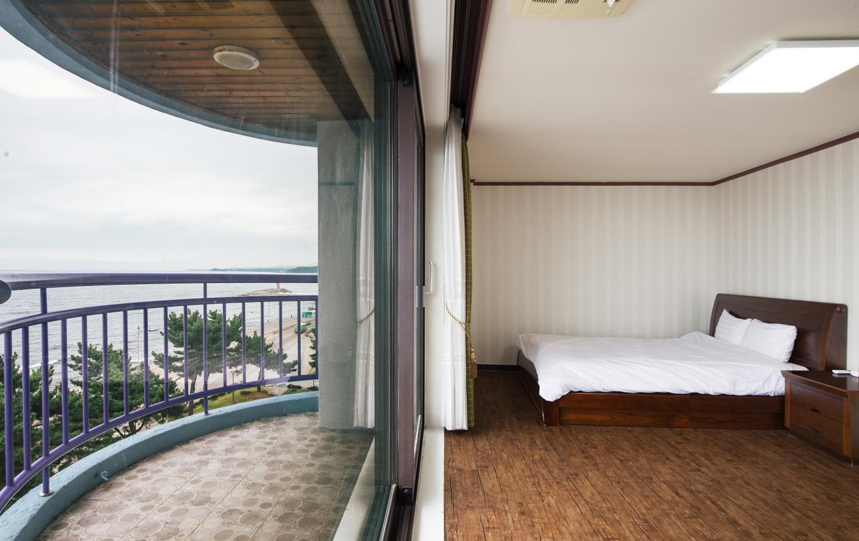 5th Floor, 25py With Seaview - Cooking Allowed - Photo 1