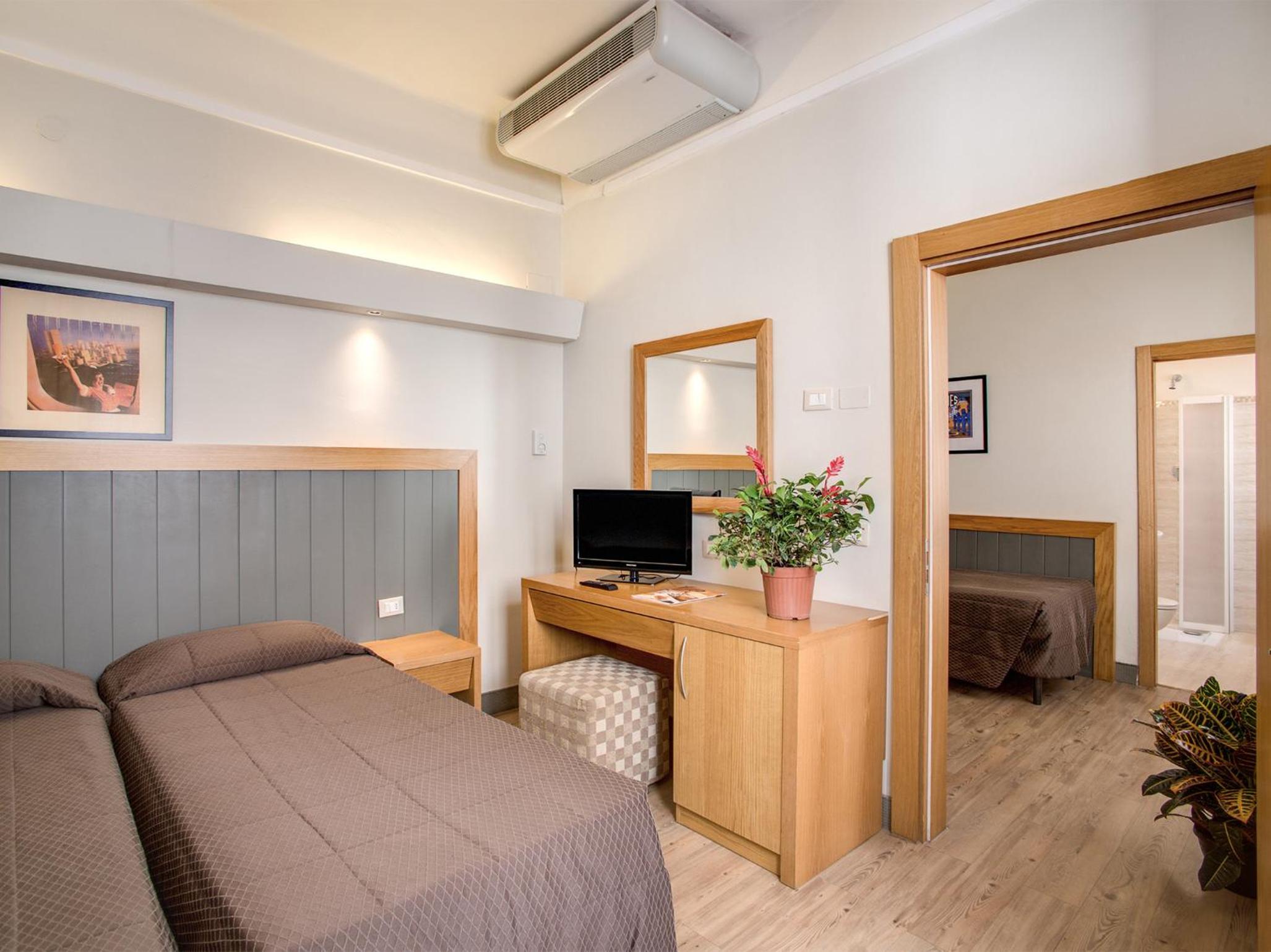 Triple Room - Photo 5