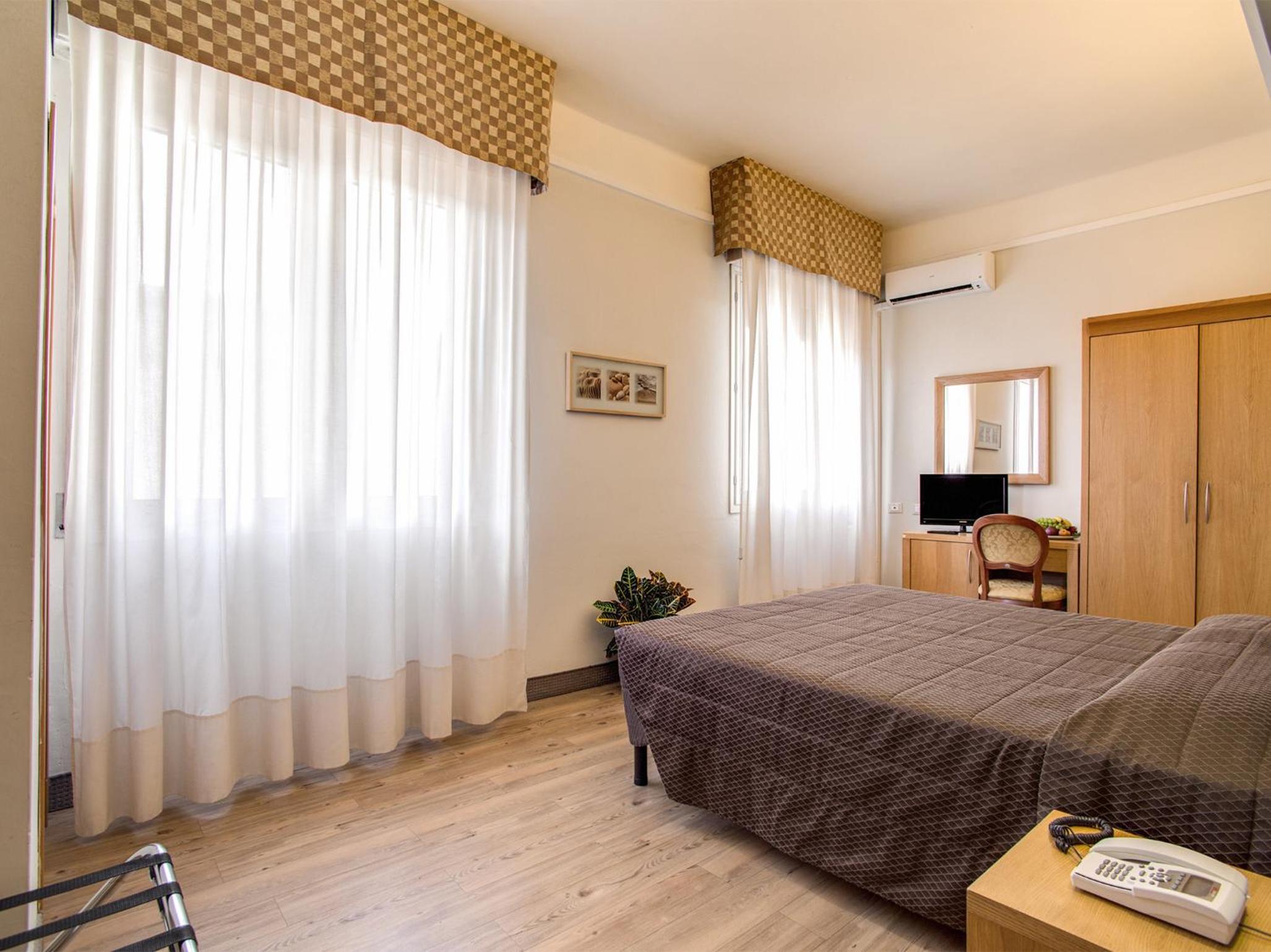 Double Room - Photo 2