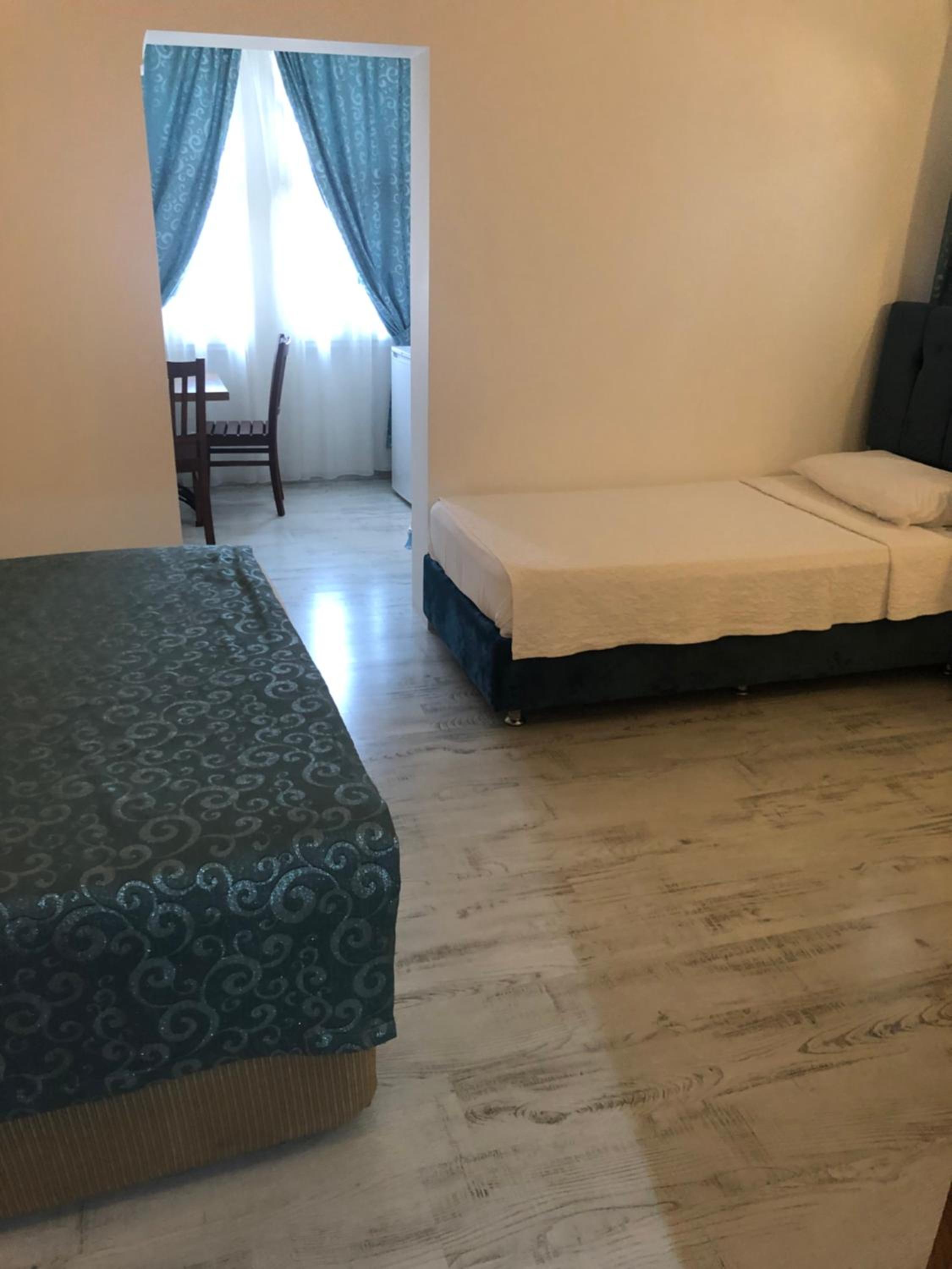 Deluxe Studio