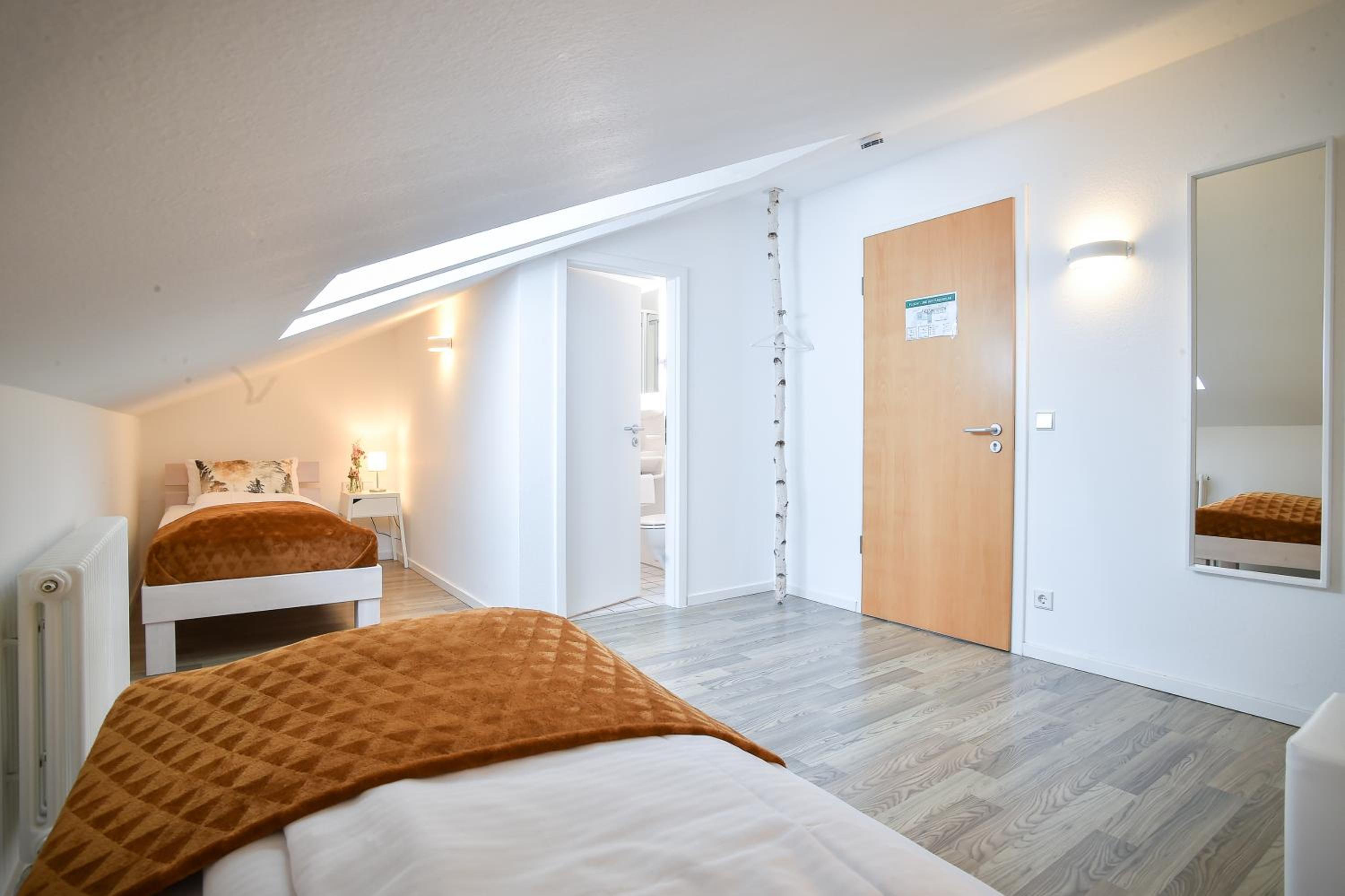 Double or Twin Room with View - Photo 6