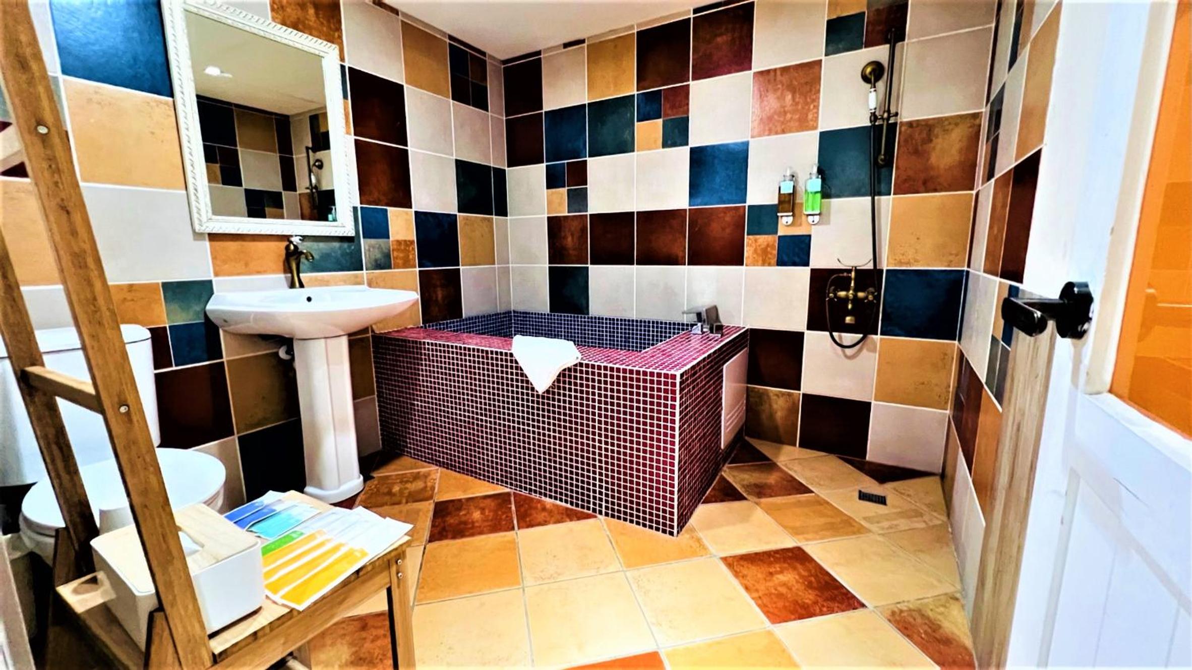Premier Double Room with Bath photo 3
