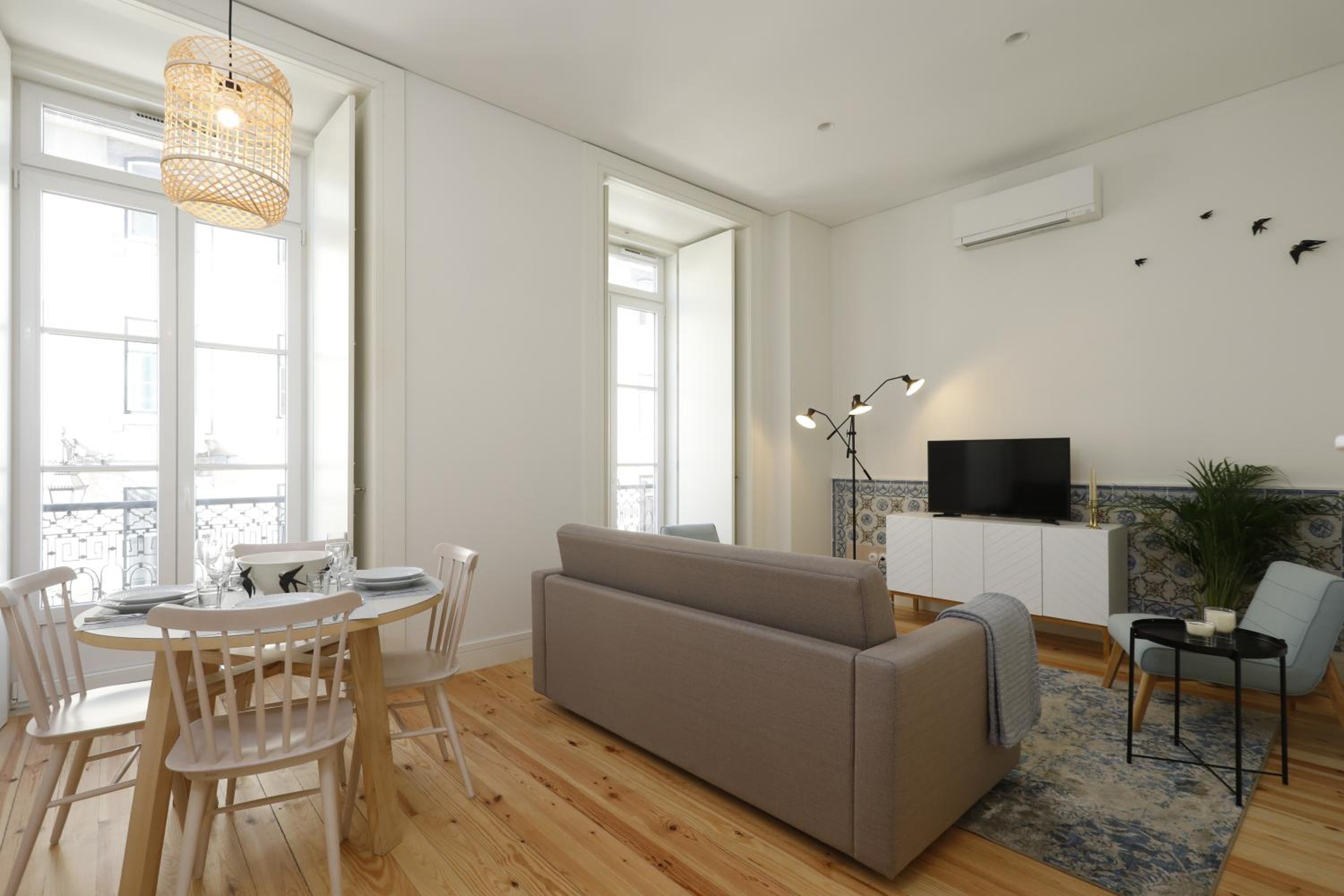Two-Bedroom Apartment - Photo 5