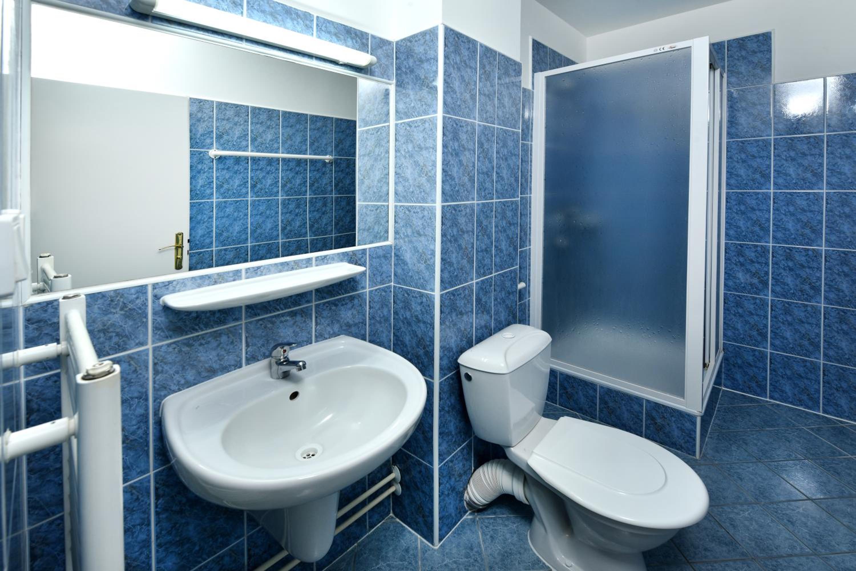 Standard Double Room - Photo 8