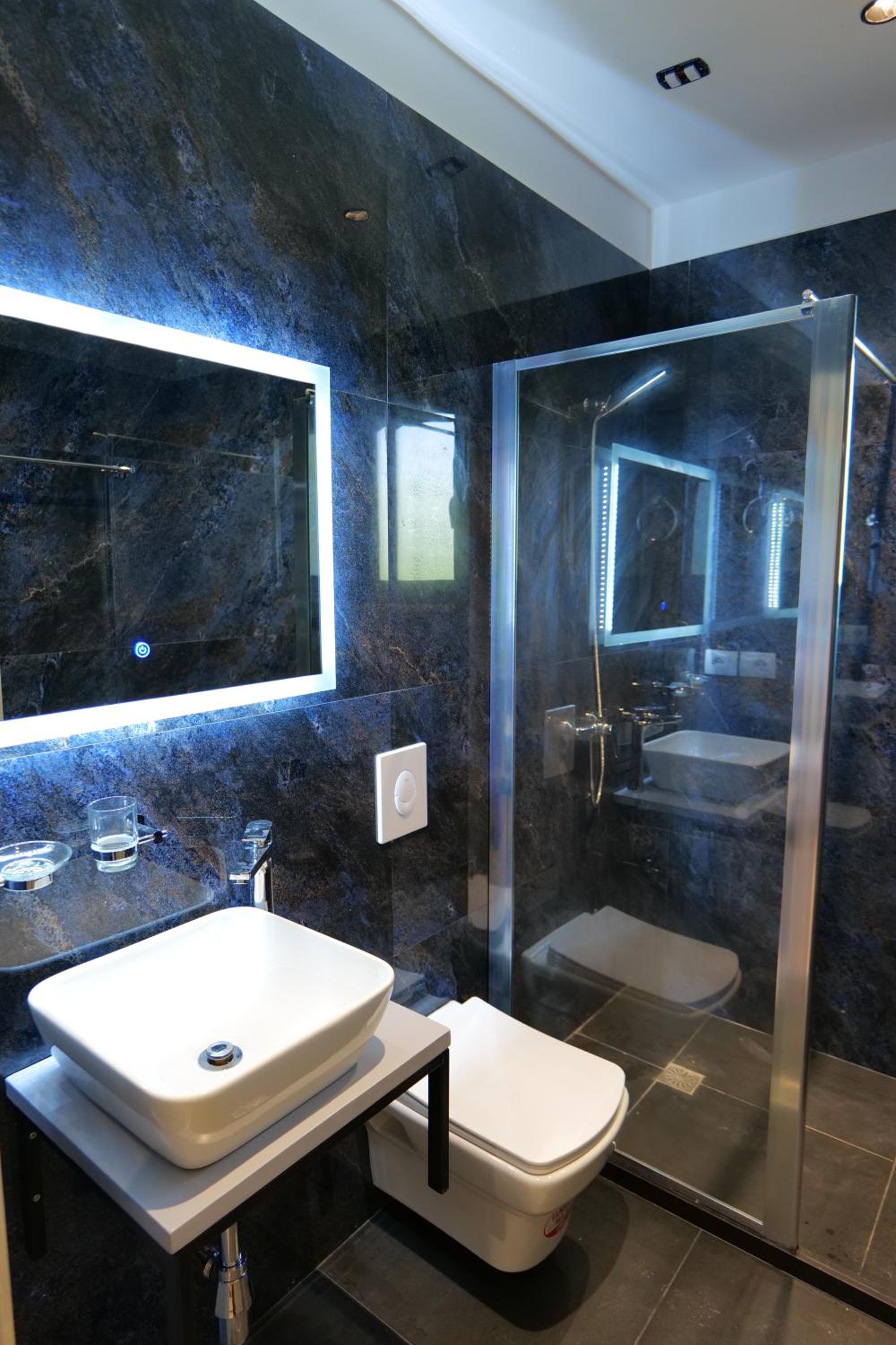 Suite with Balcony photo 3