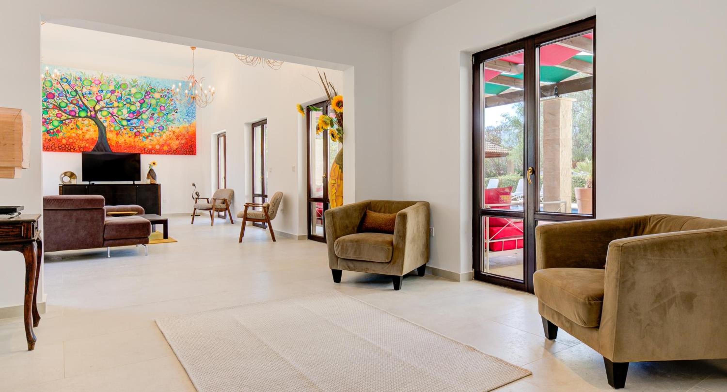 Five-Bedroom Villa photo 3