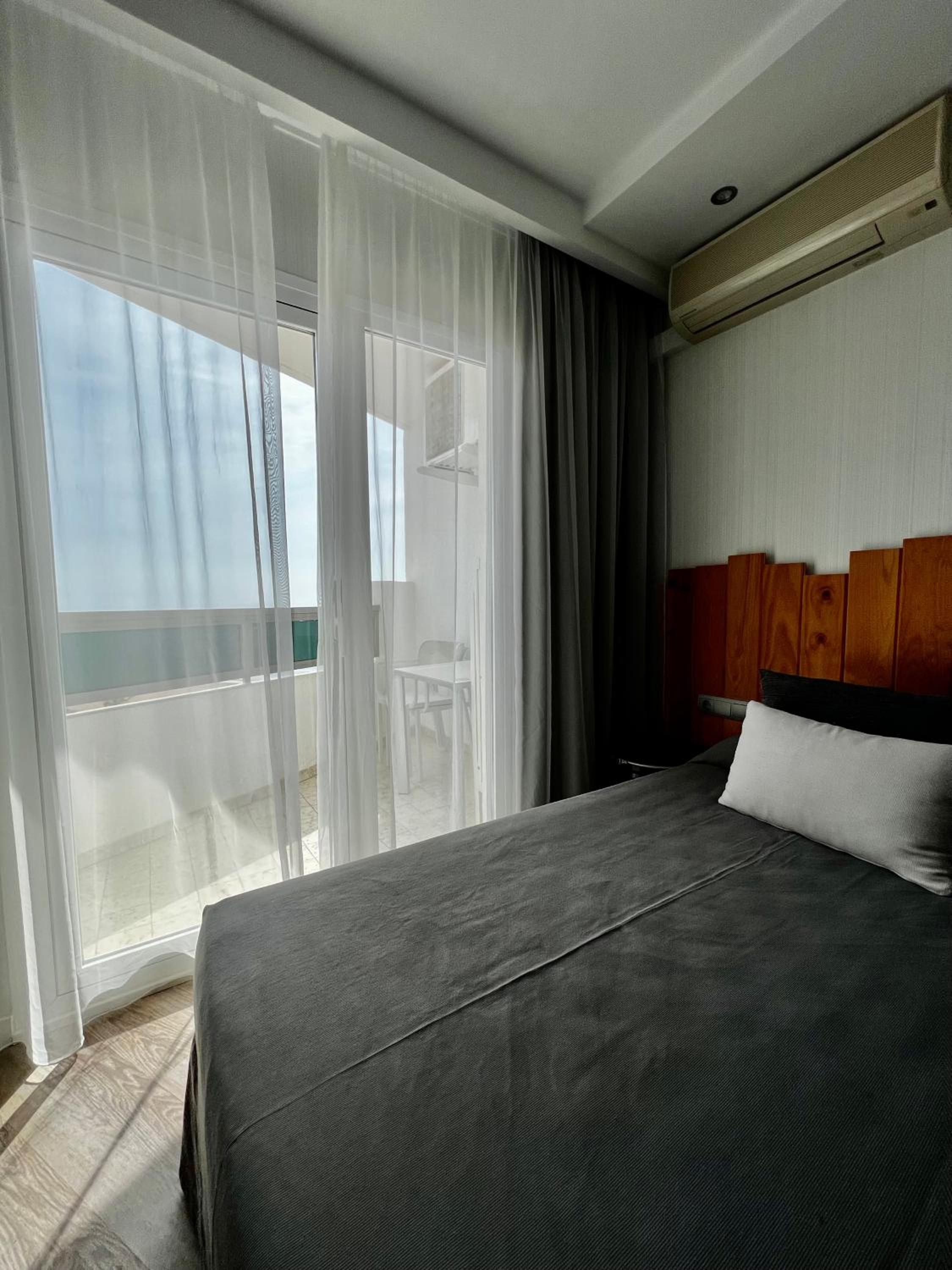 Twin Room - Photo 8