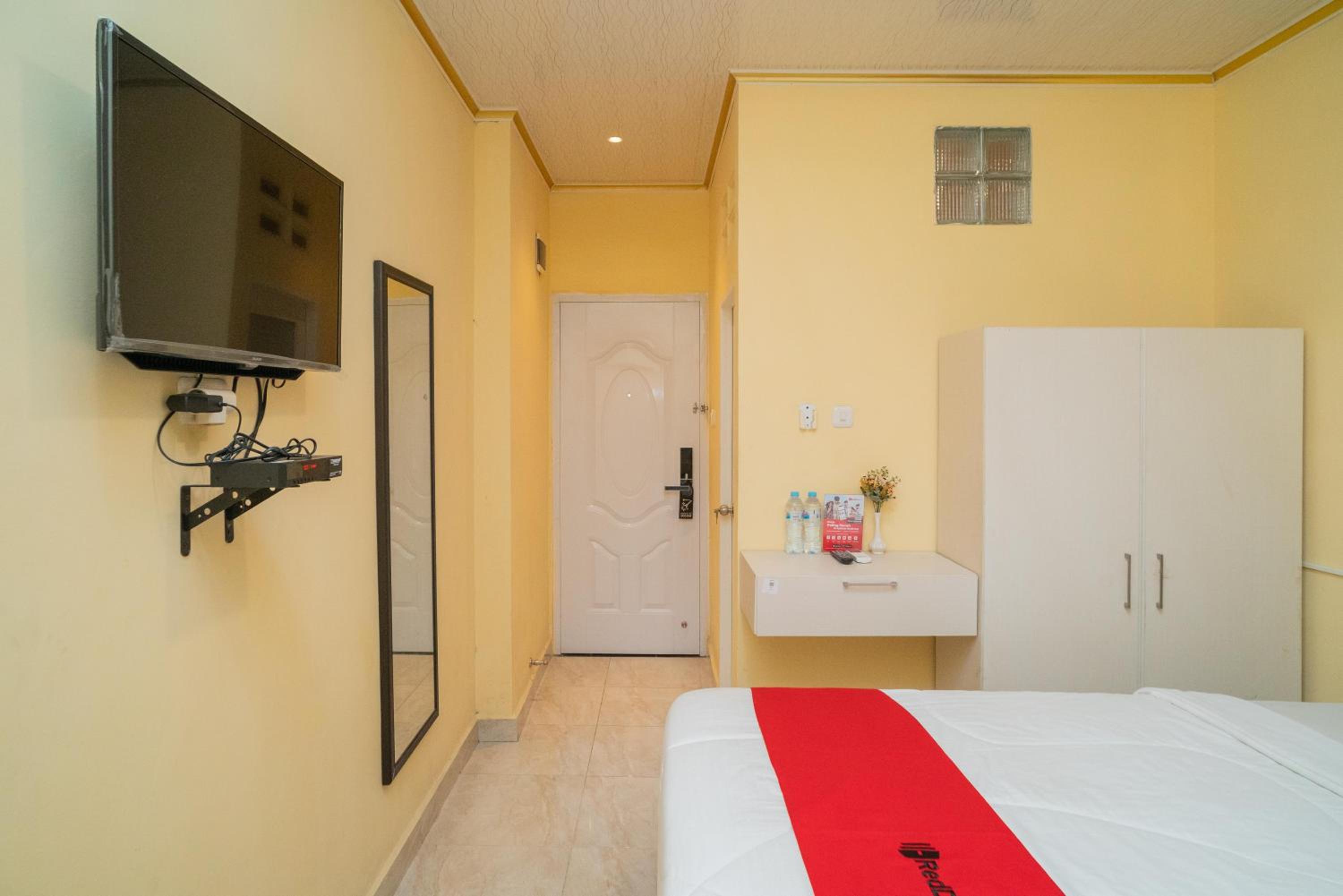 Deluxe Double Room - Photo 8