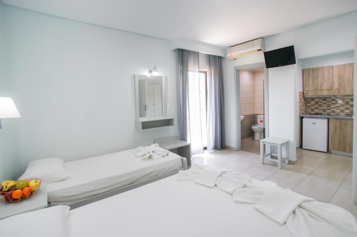 Deluxe Triple Room - Photo 1