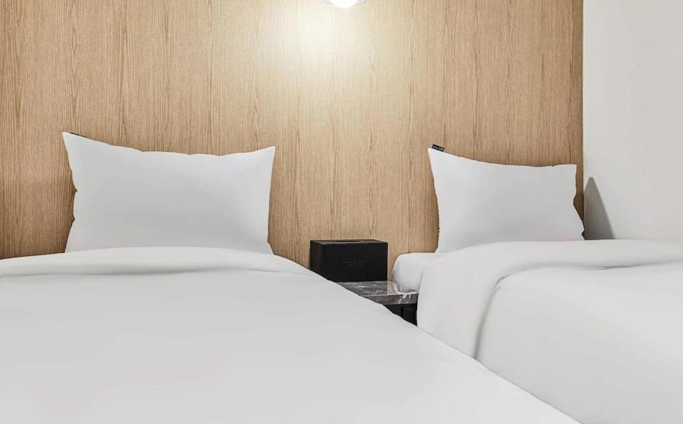 Standard Twin Room - Photo 2