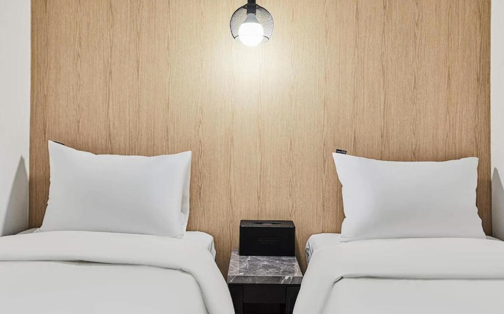 Standard Twin Room - Photo 4