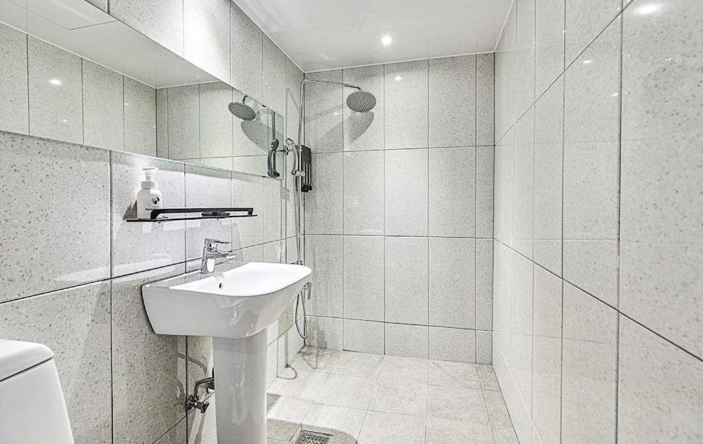 Standard Double Room - Photo 3