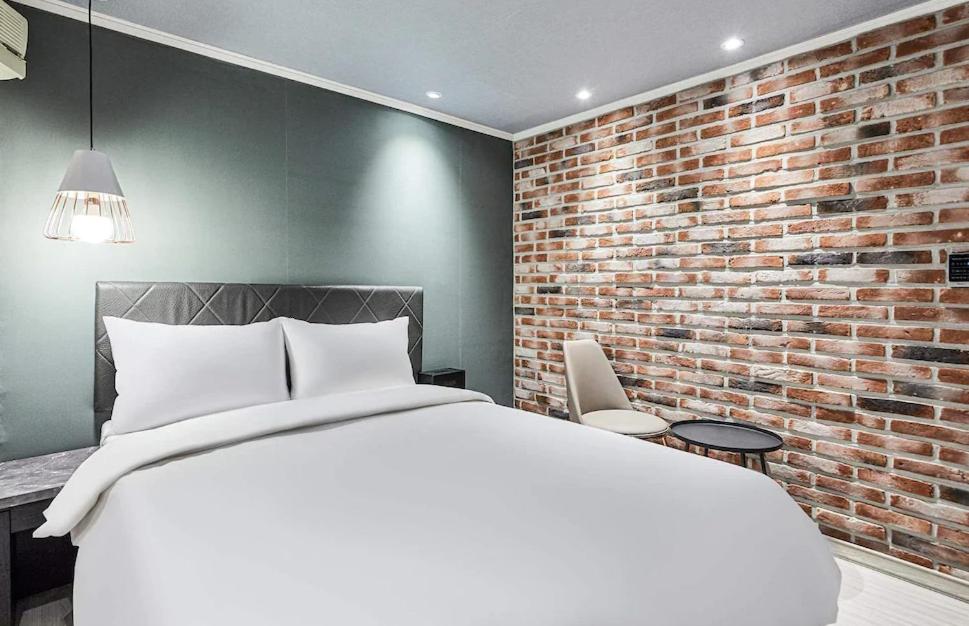 Standard Double Room - Photo 1