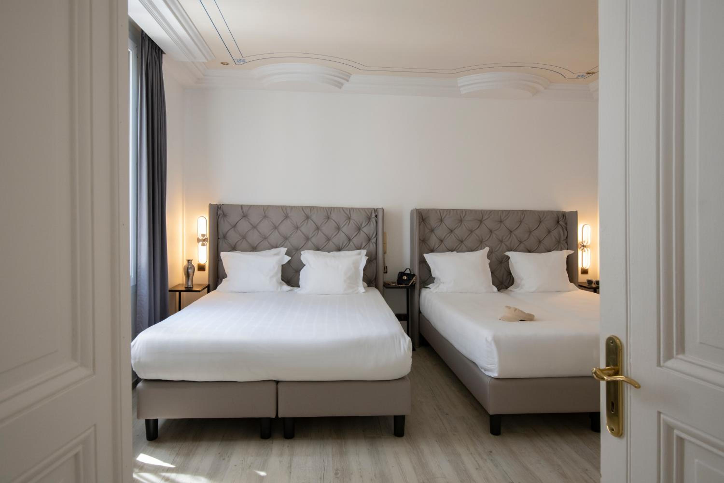 Suite - Photo 25