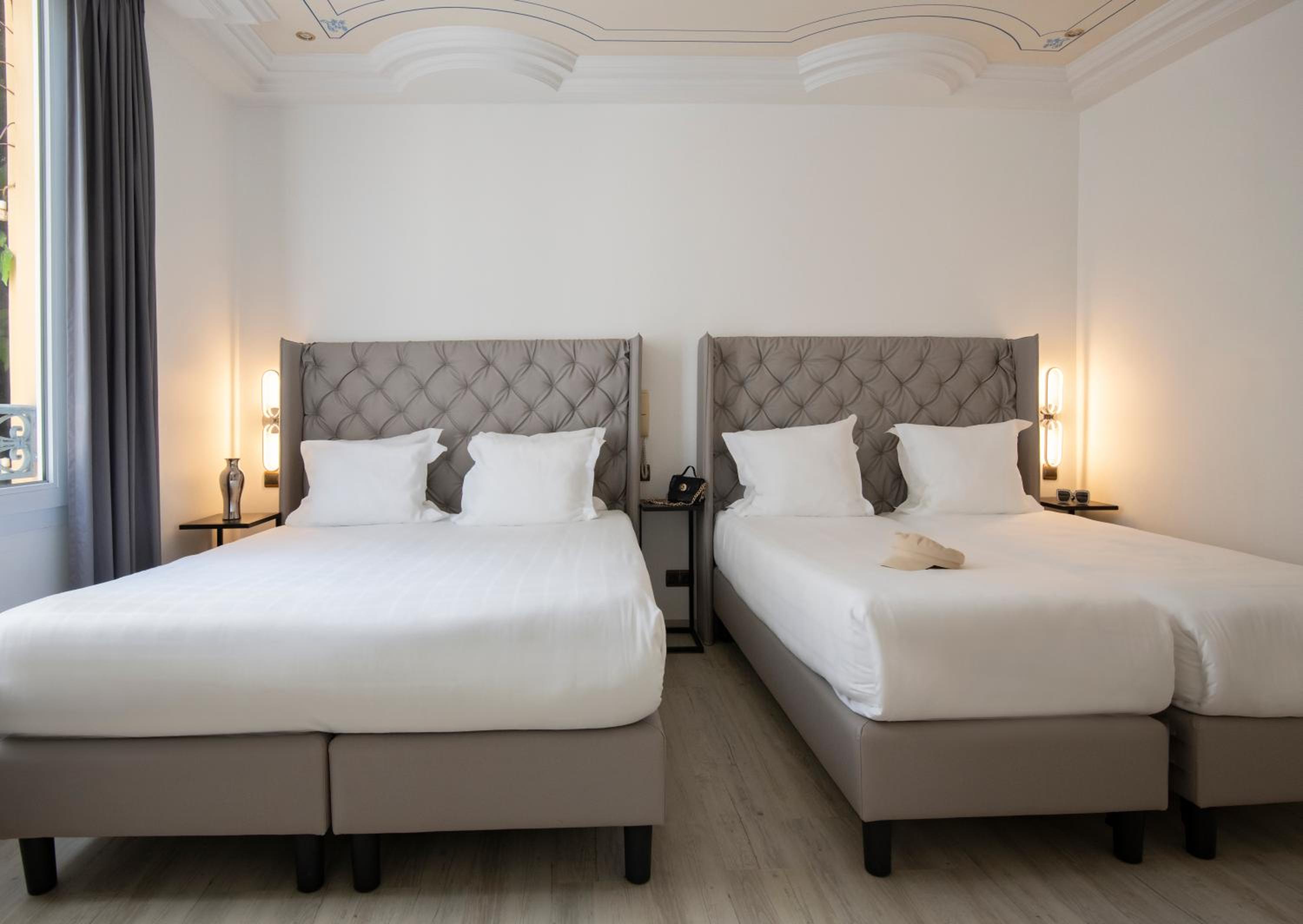 Suite - Photo 1