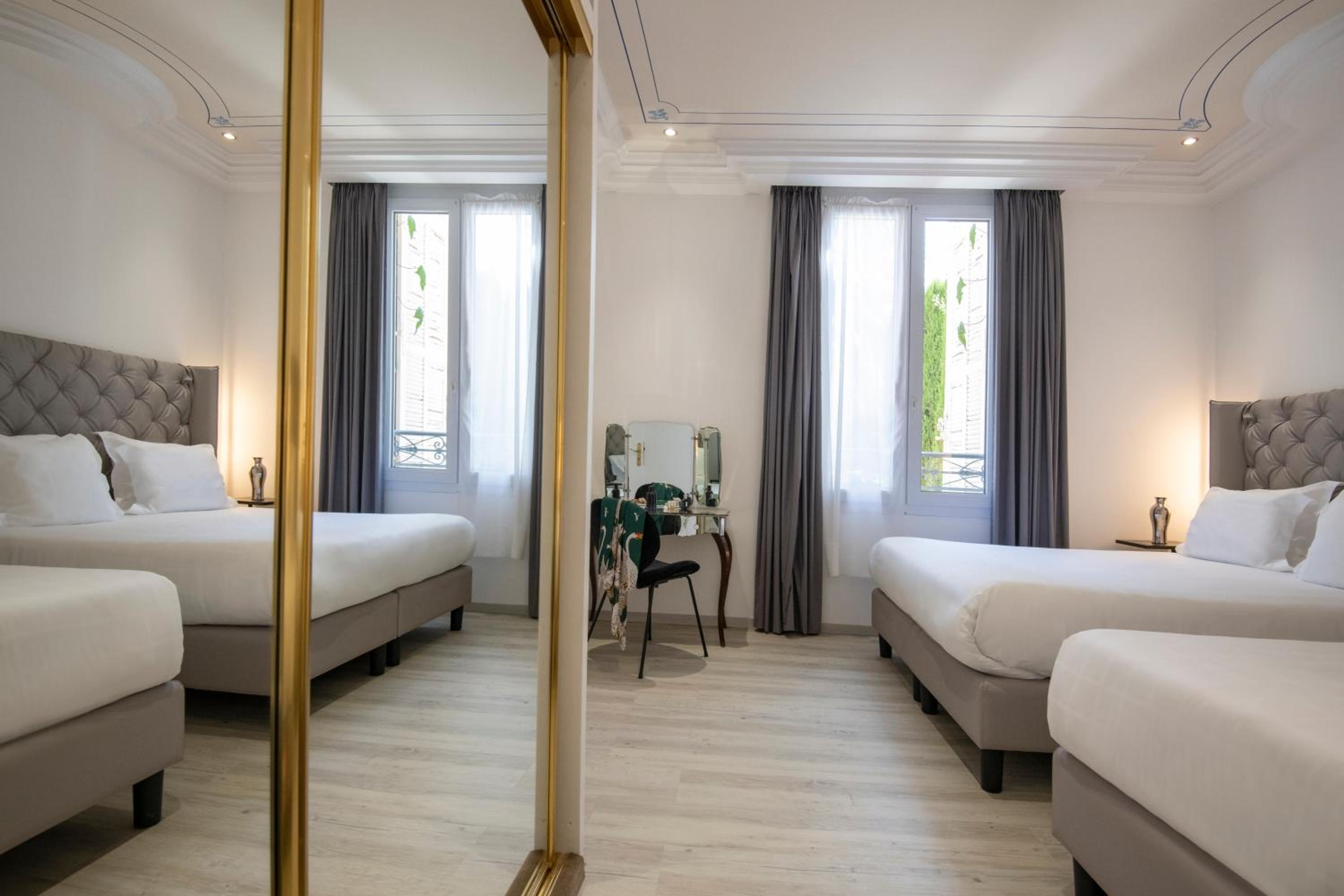 Suite - Photo 19