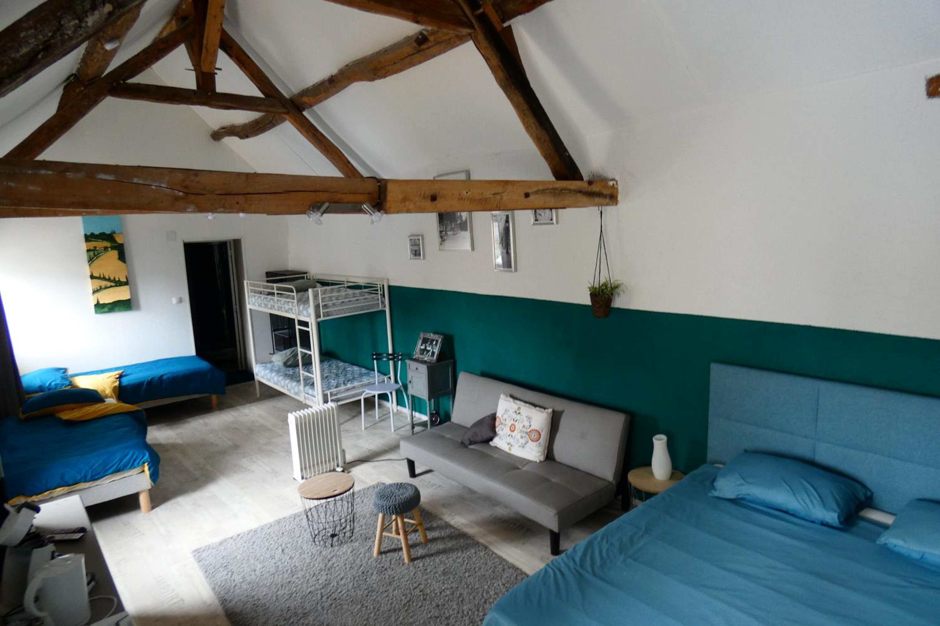 Family Room - Photo 2