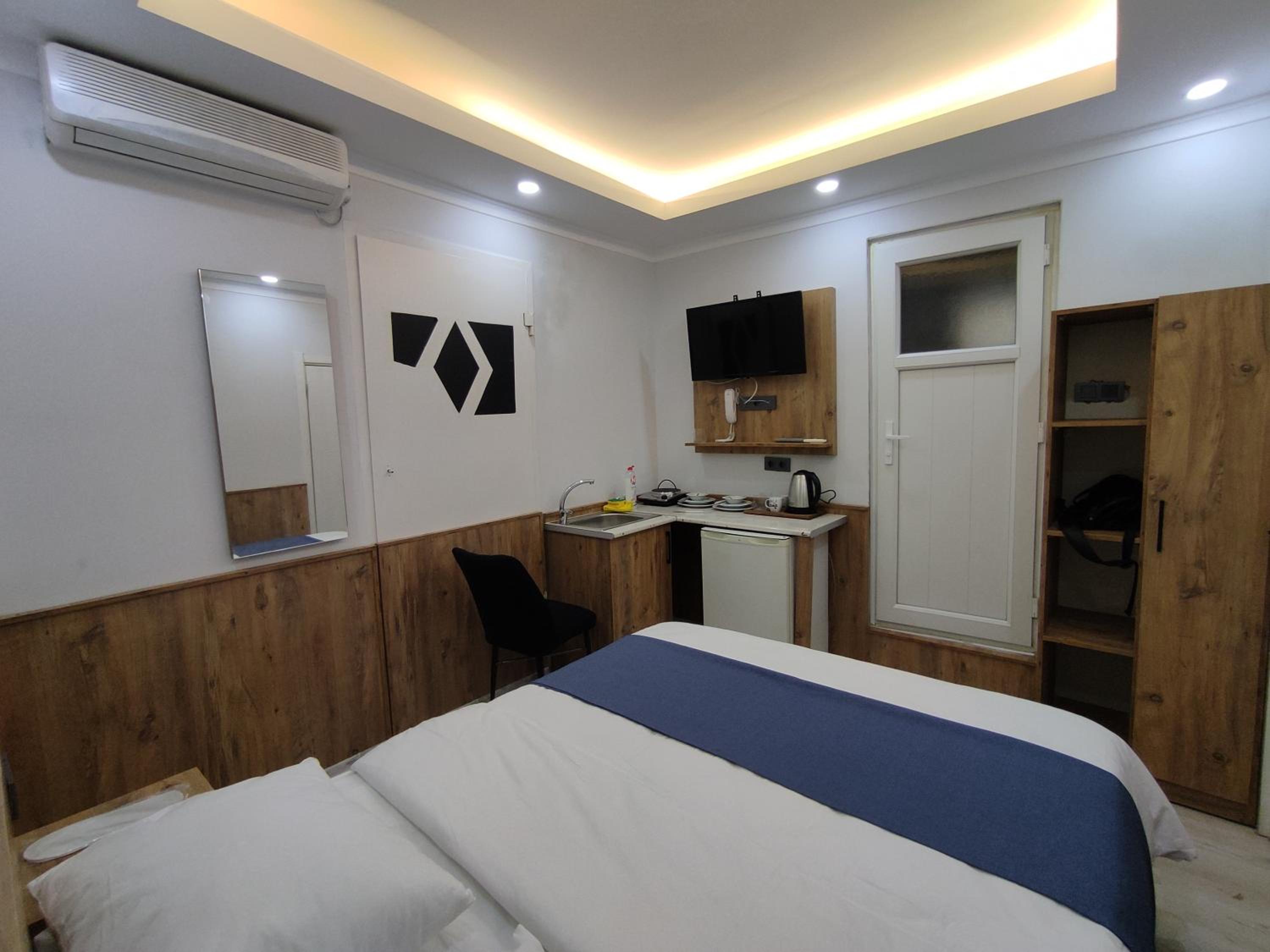 Economy Double Room photo 3