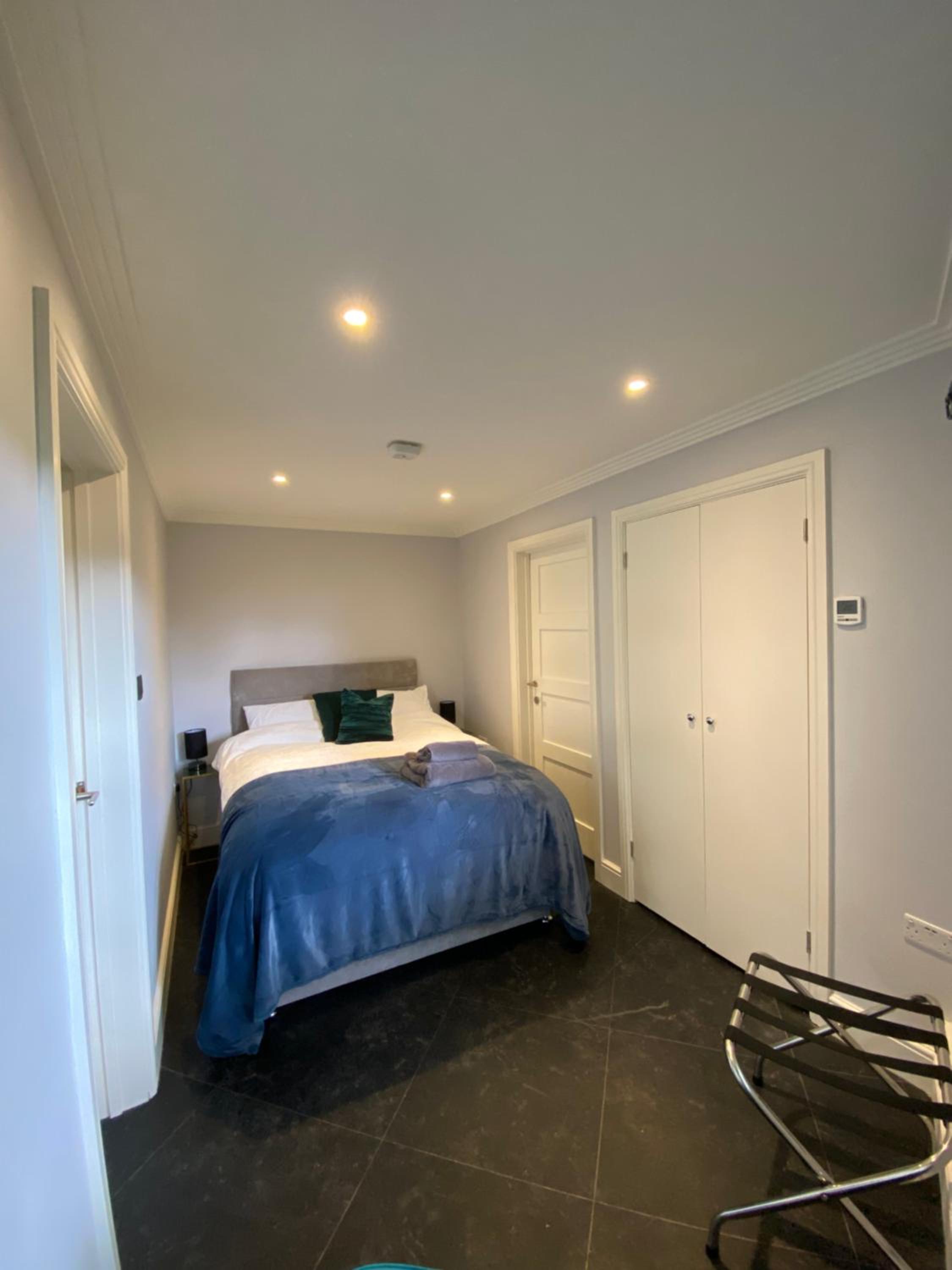 One-Bedroom Apartment - Photo 7