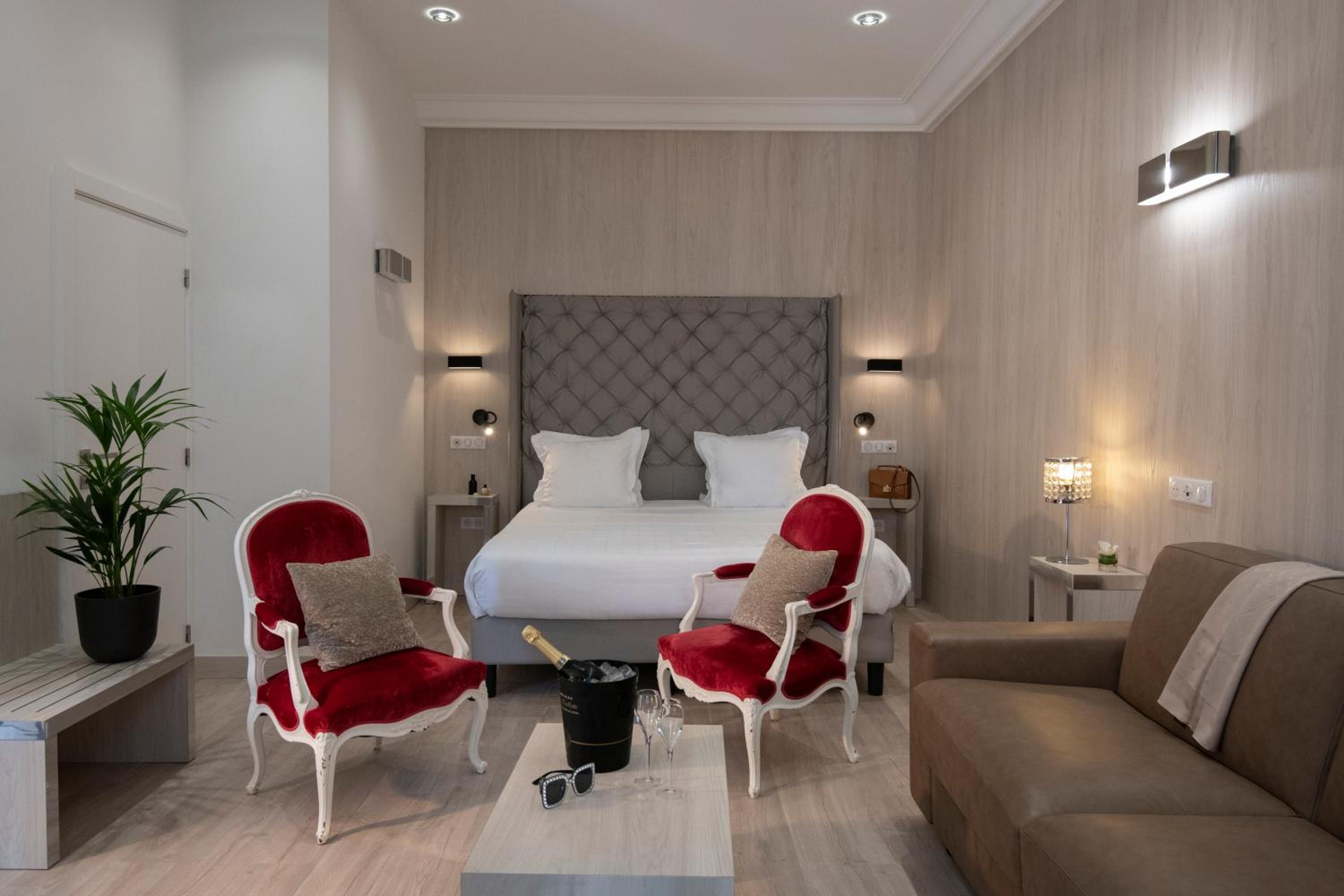 Suite - Photo 6