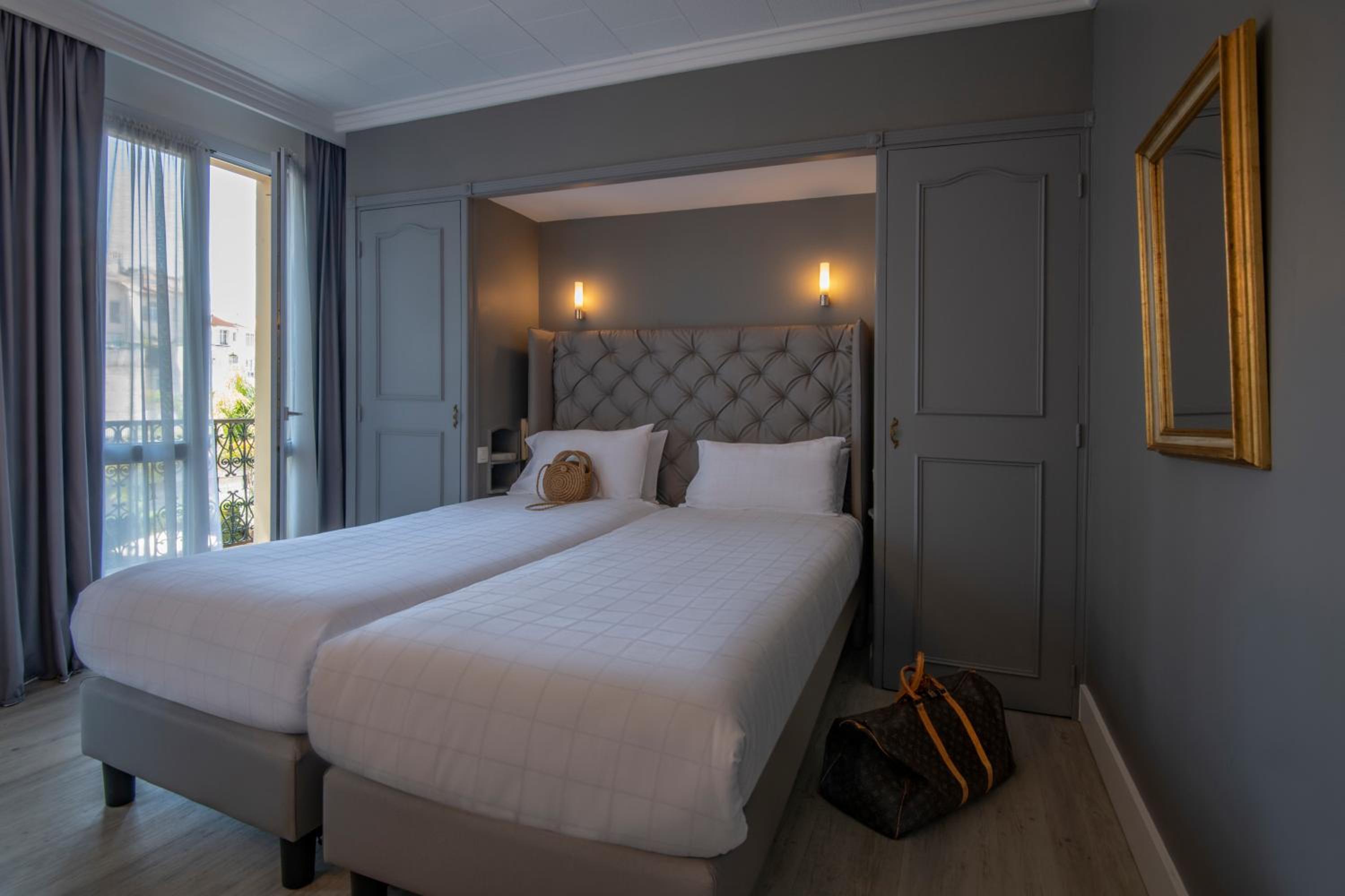 Double Room with Balcony - Photo 28