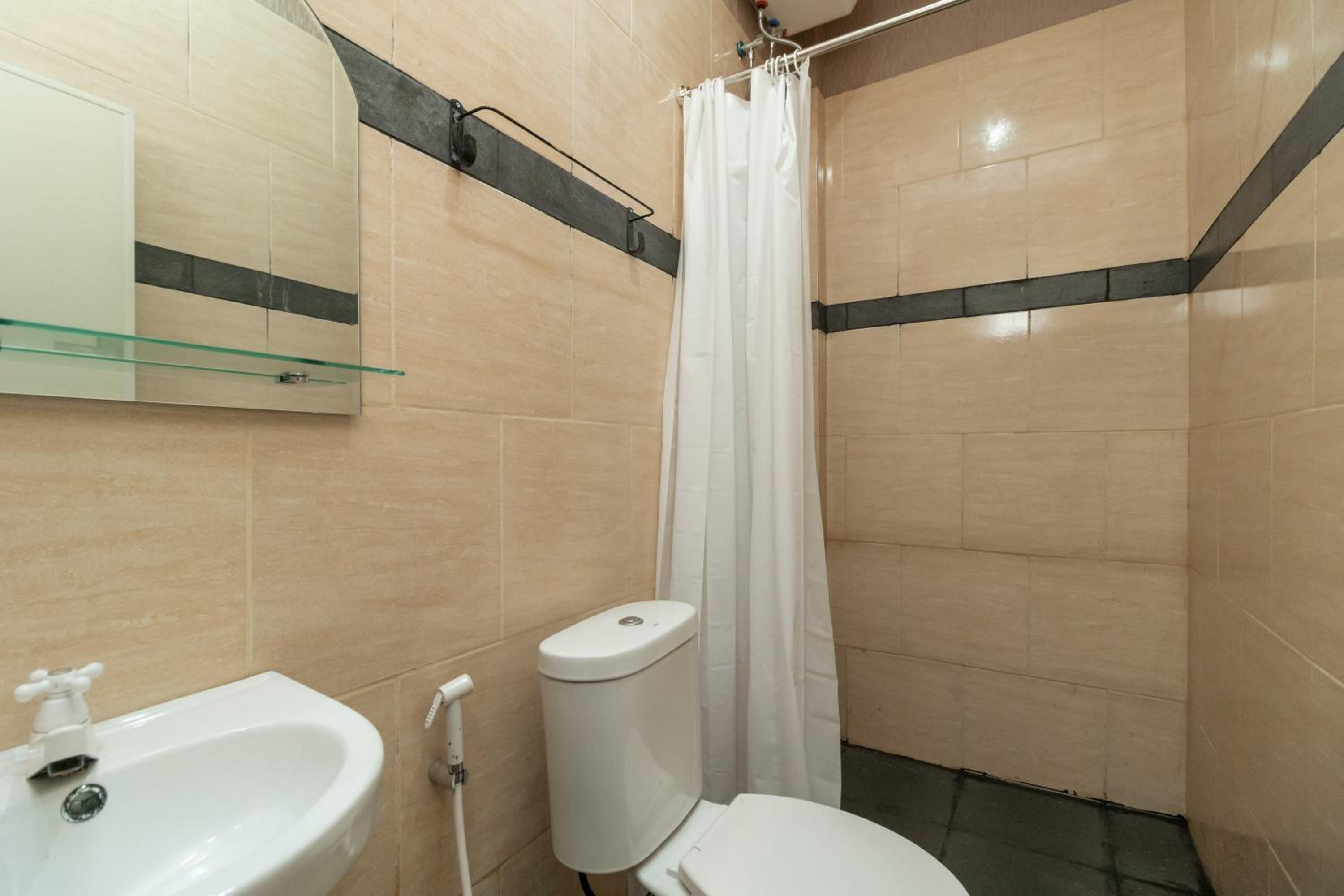 Standard Double Room - Photo 7