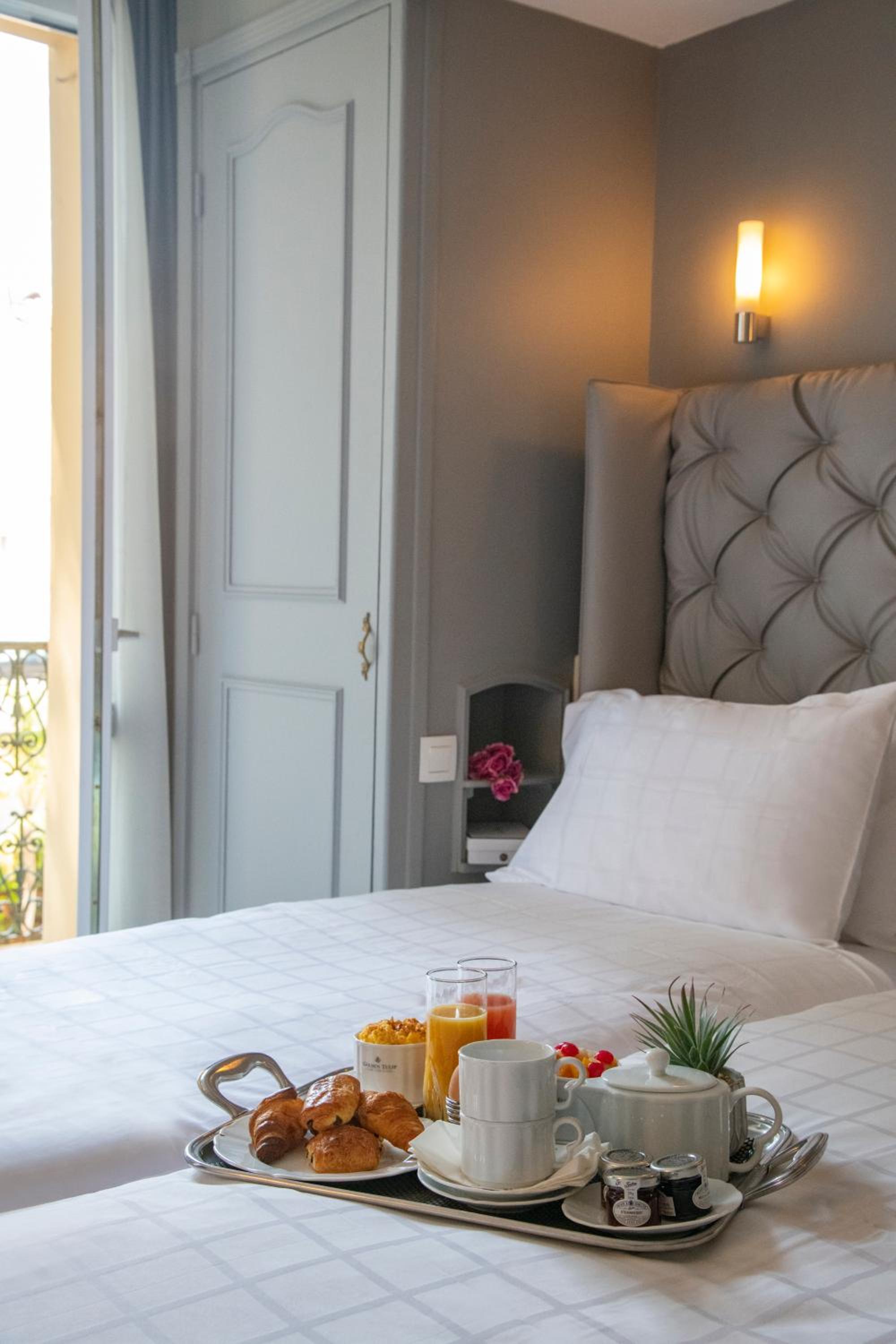 Double Room with Balcony - Photo 31