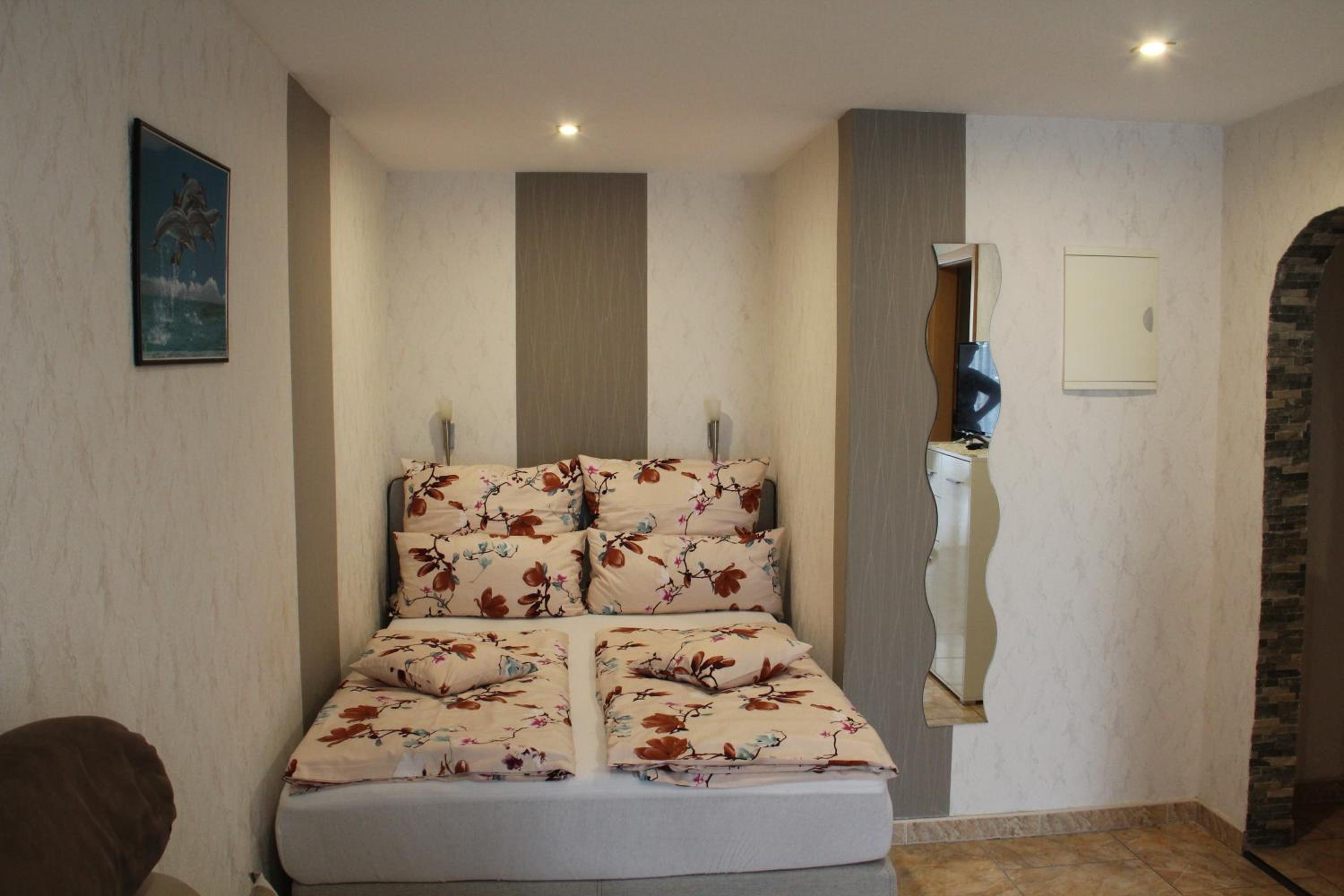 Apartment with Shower photo 3