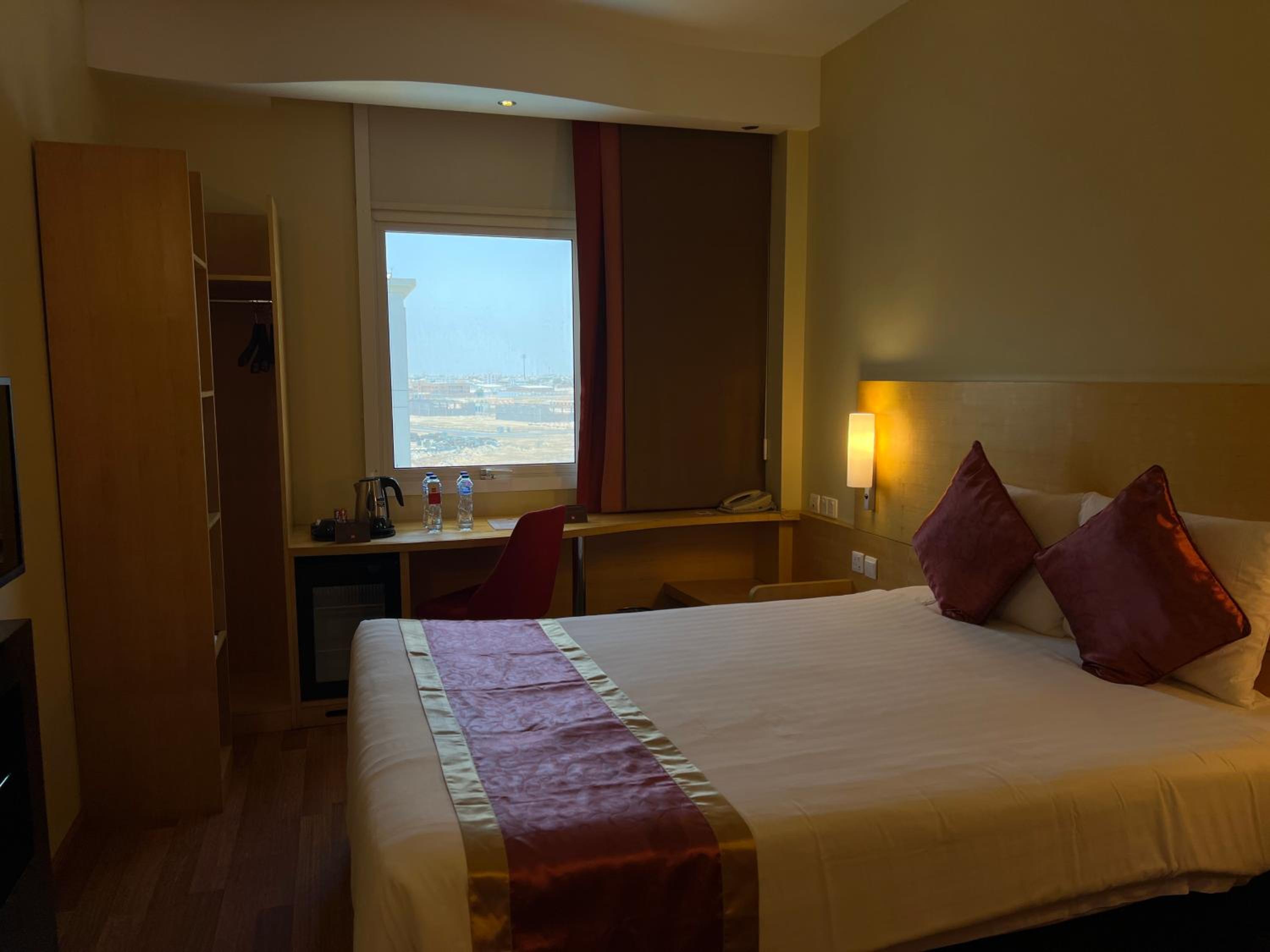 Standard Room with One King Bed