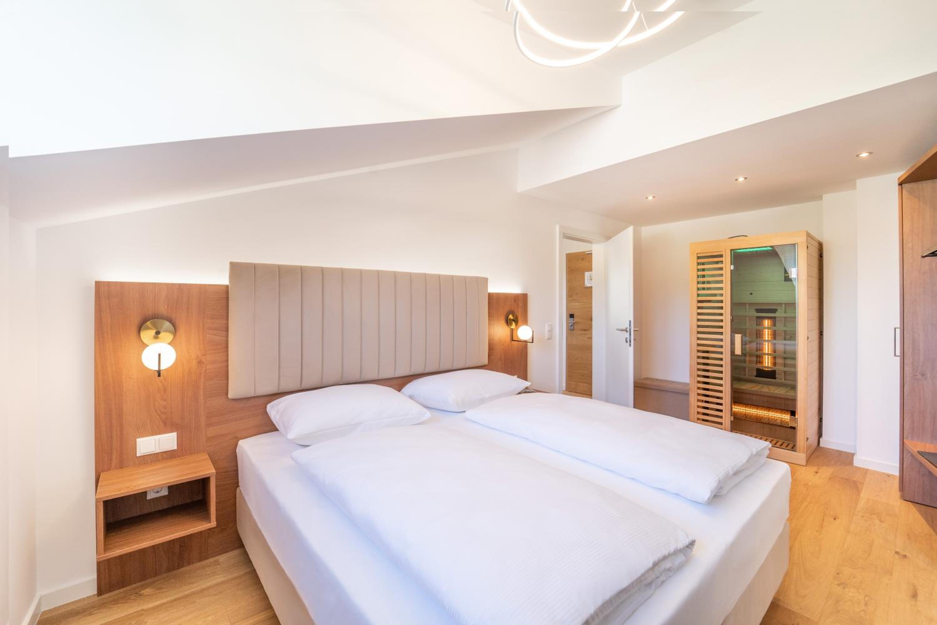 Apartment with Infrared Cabin and Balcony - Photo 5