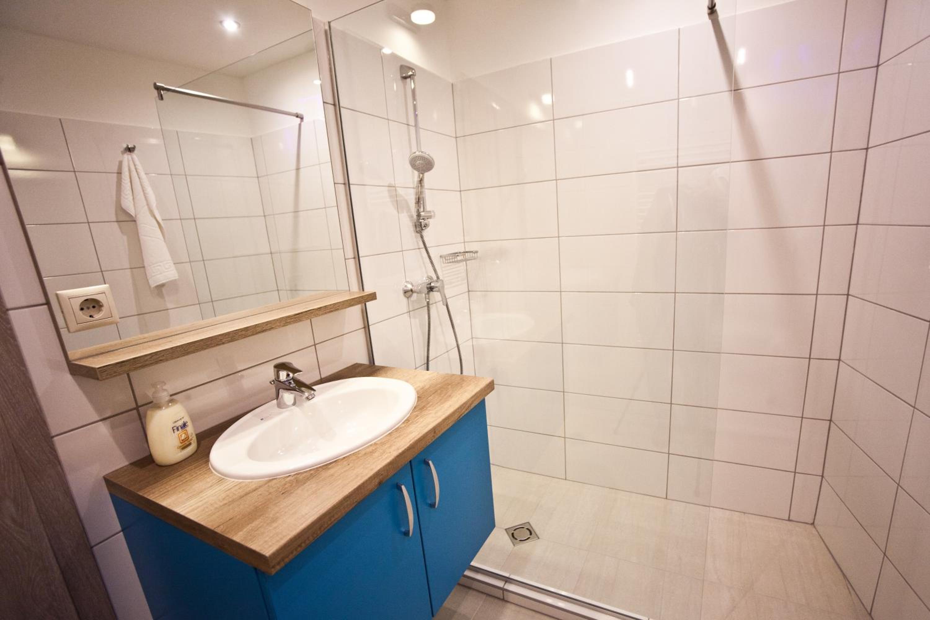Studio Apartment with Terrace photo 3