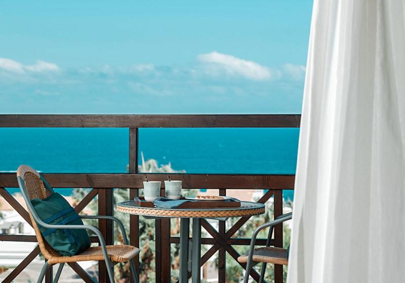 Bungalow with Sea View - Photo 4