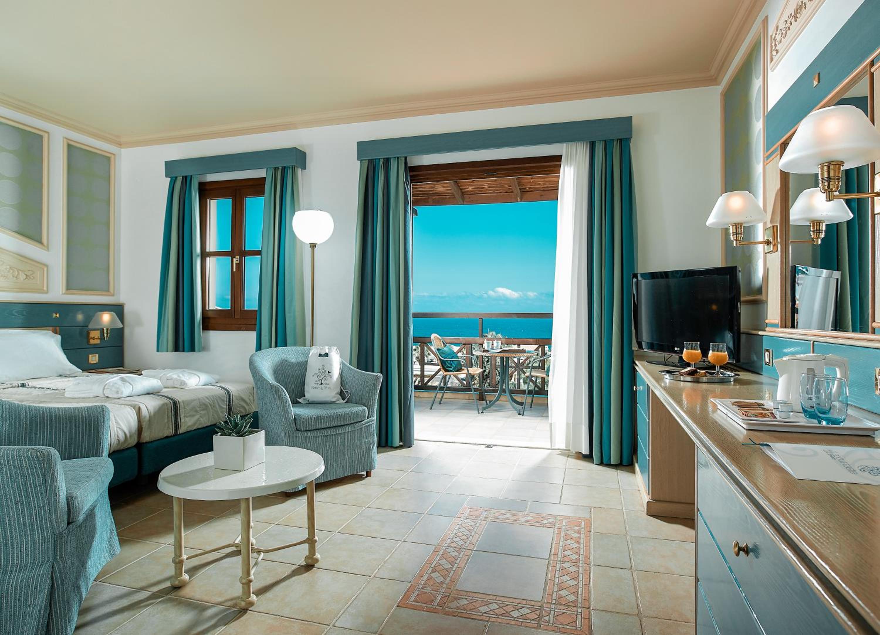 Bungalow with Sea View - Photo 1