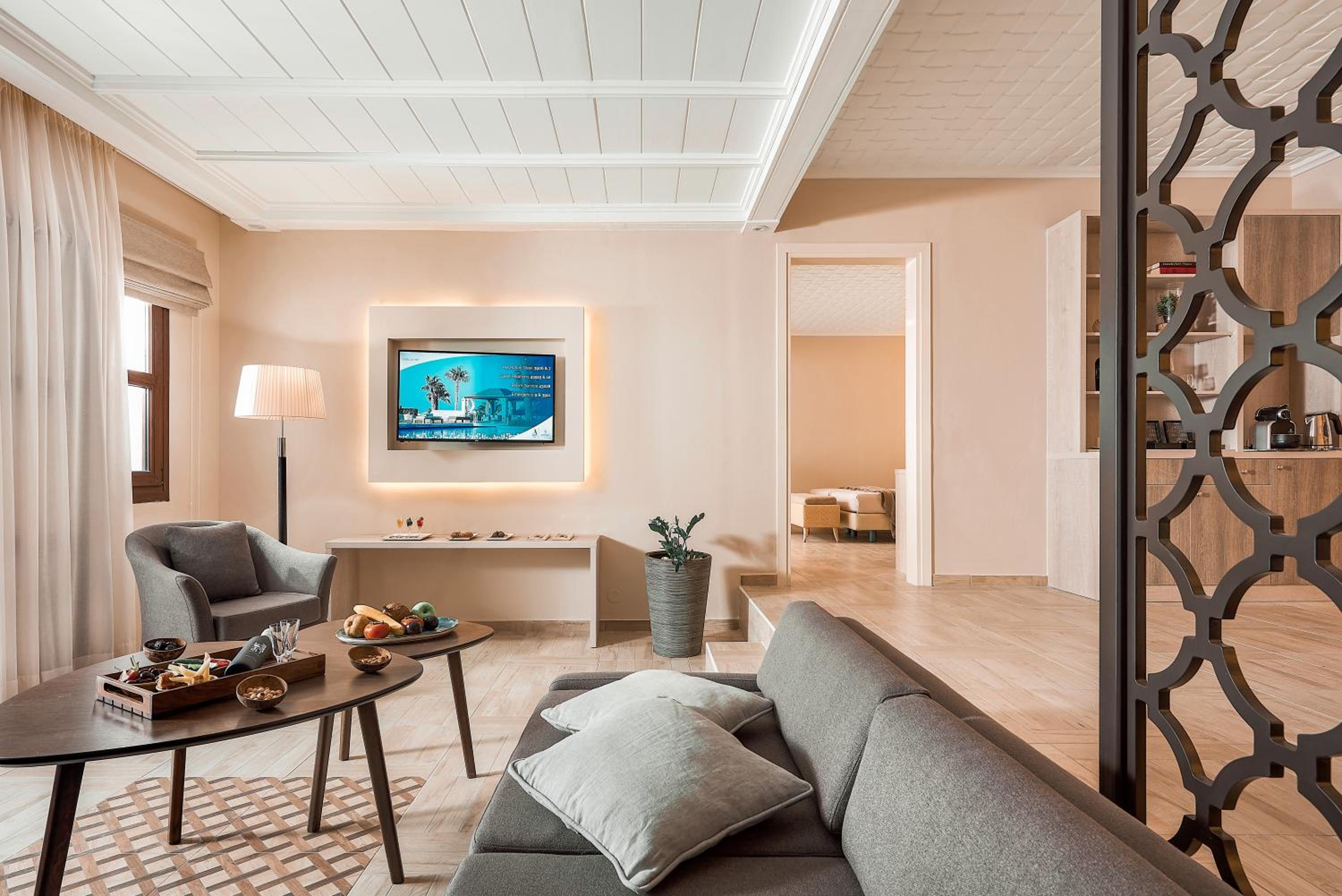 Suite with Private Pool - Photo 2