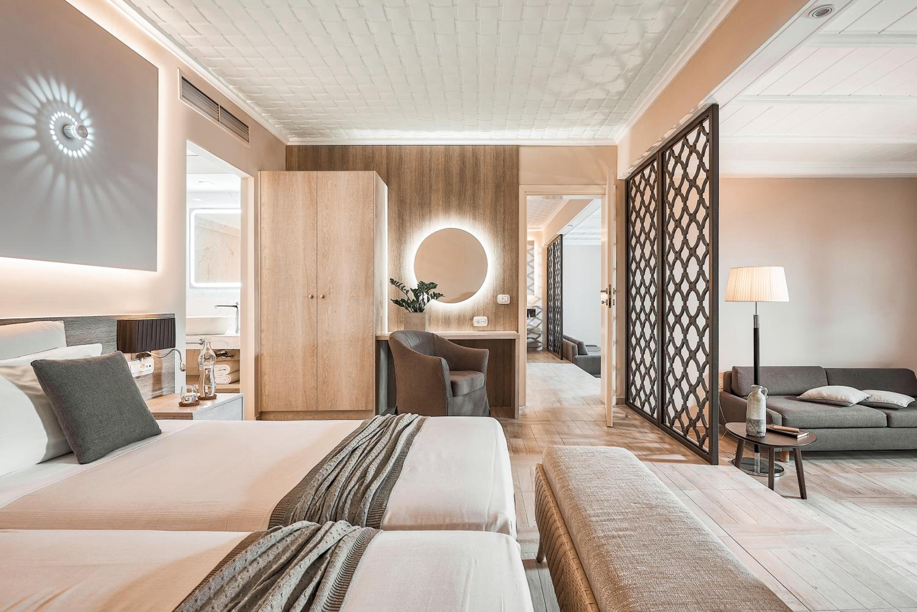 Suite with Private Pool - Photo 1