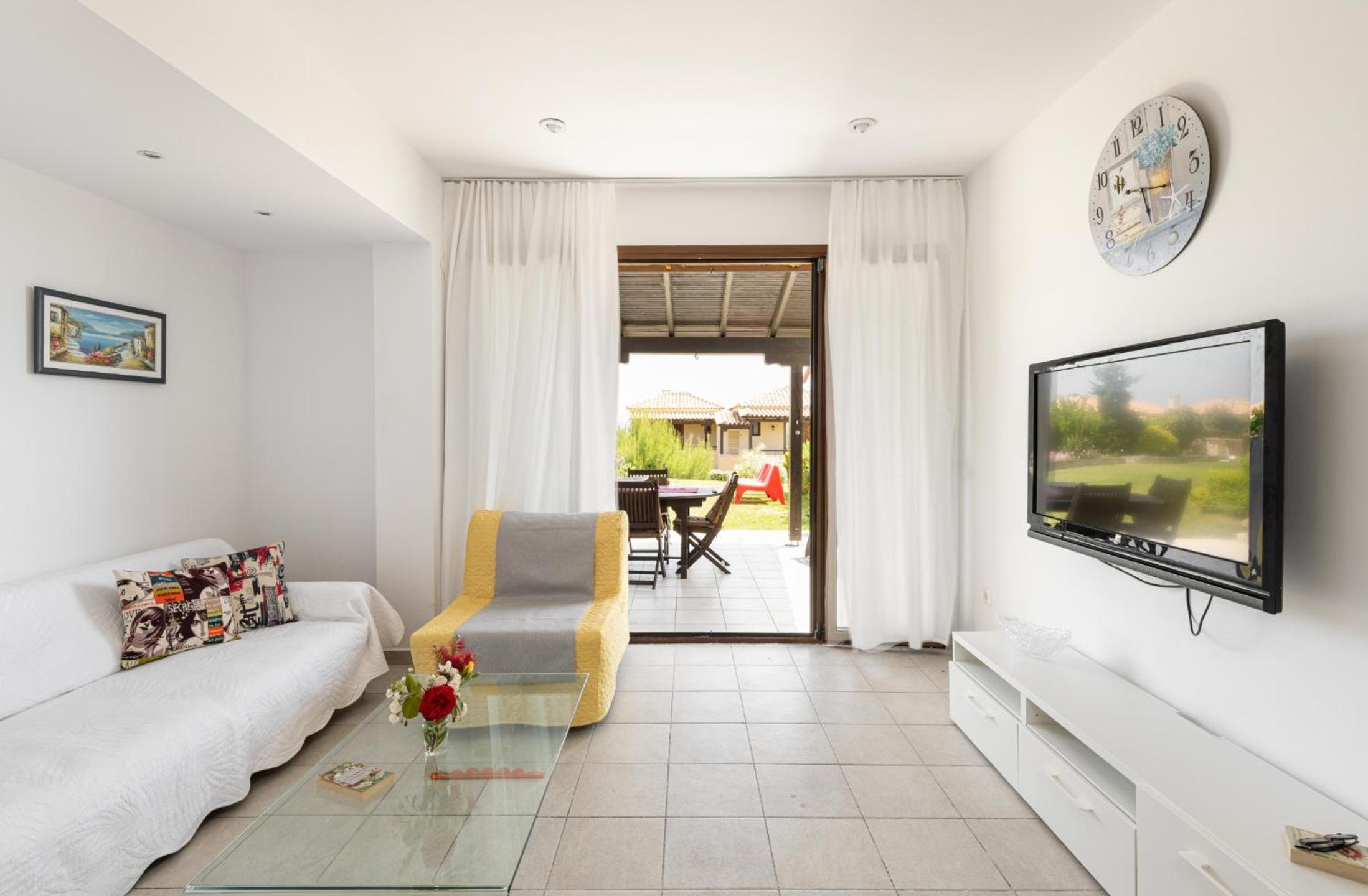 Three-Bedroom Villa photo 3