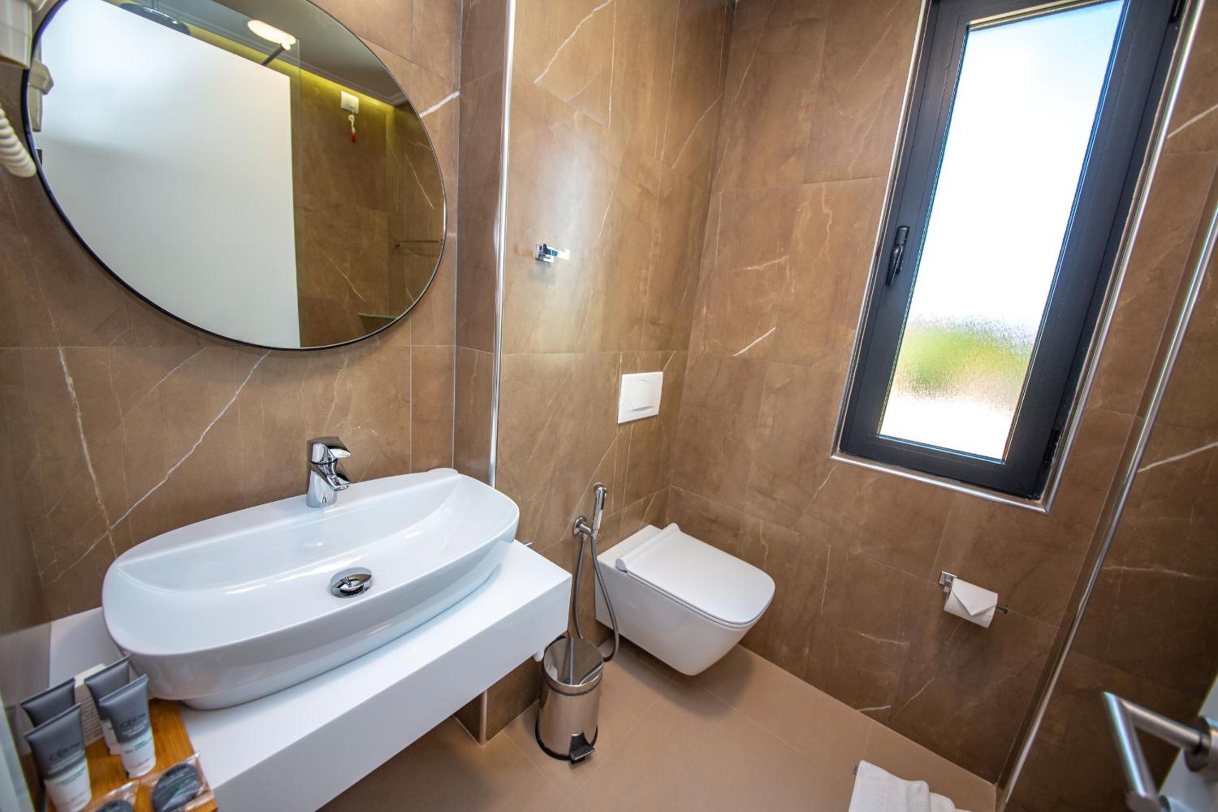 Deluxe Suite with Sea View photo 2