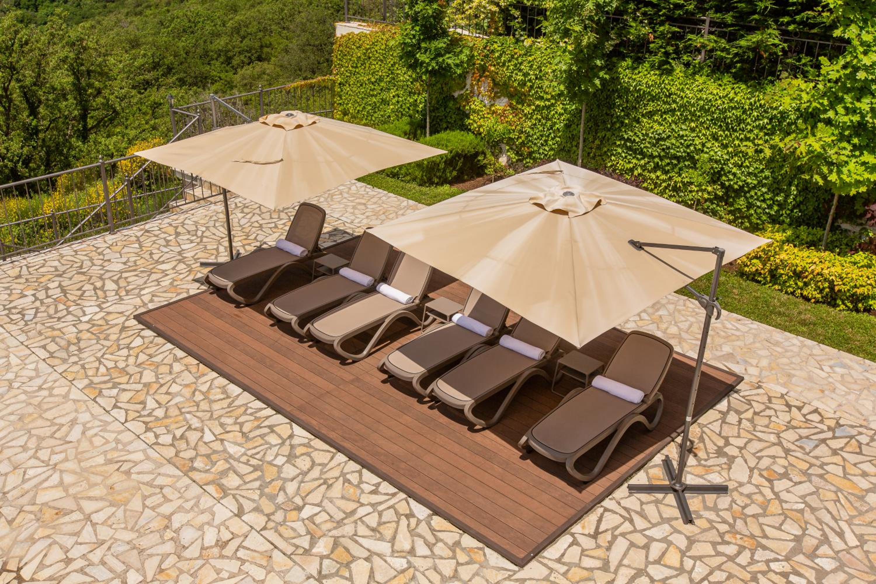 Villa with Private Pool - Photo 44