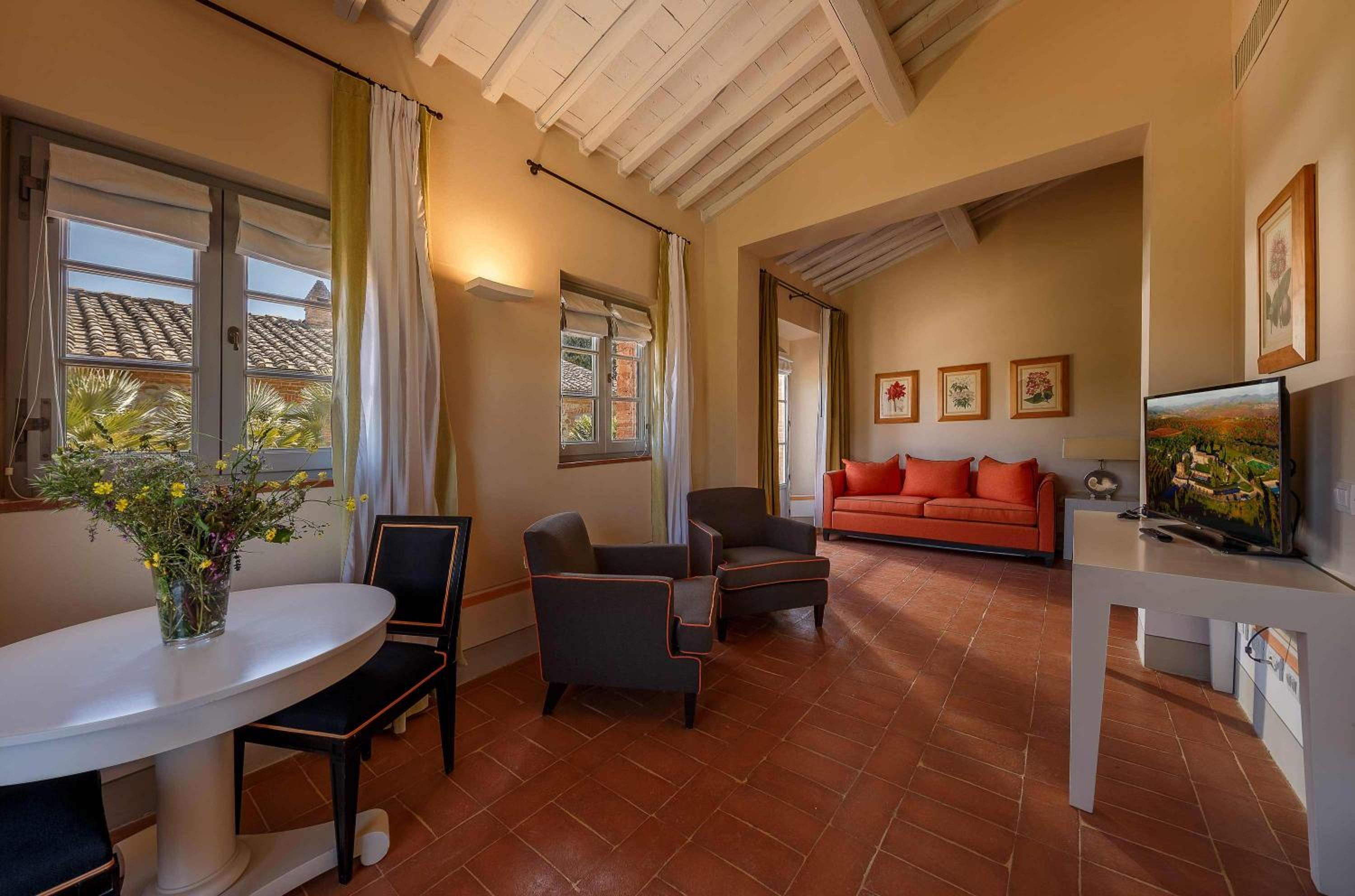  La Torre Villa with private outdoor Jacuzzi