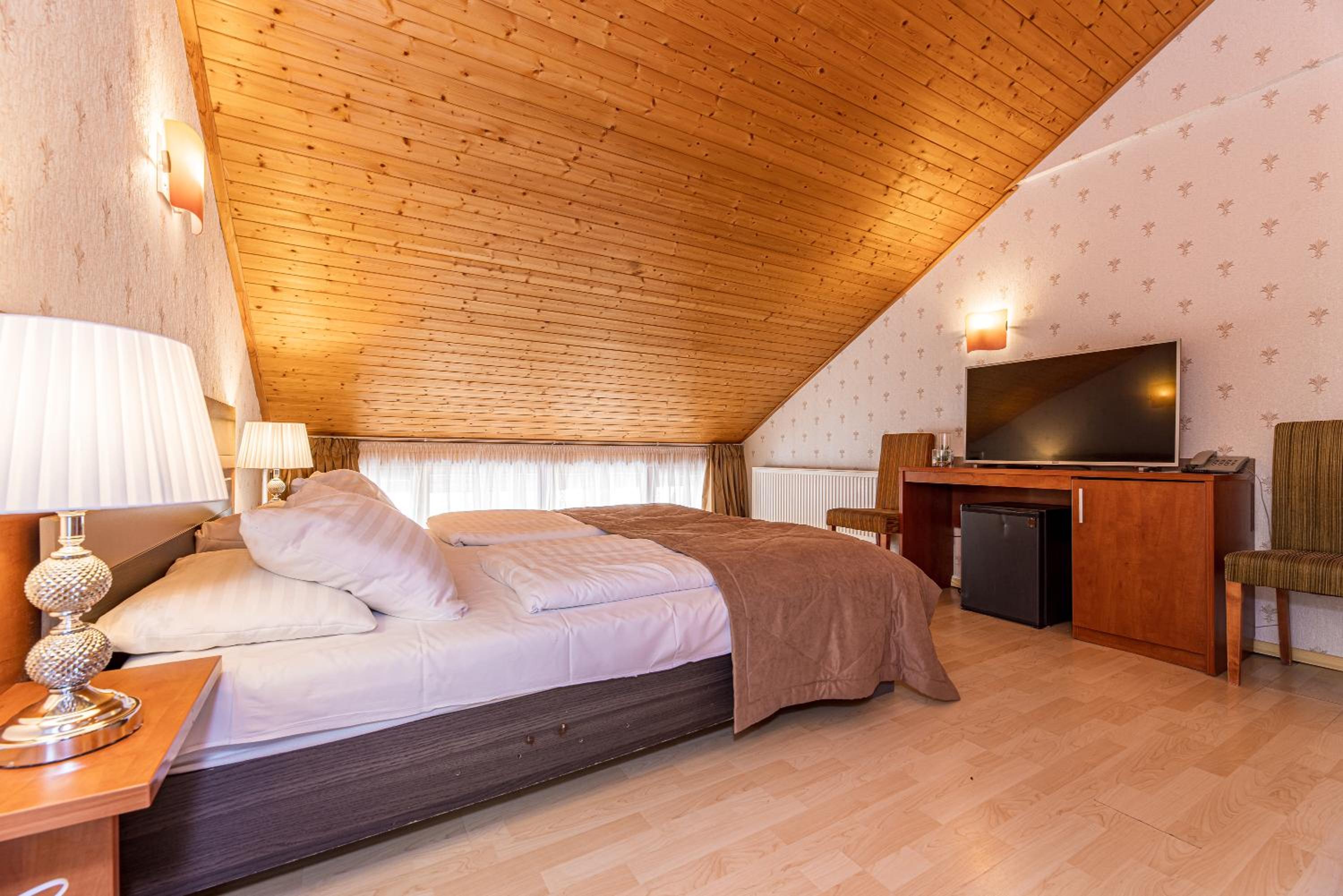 Double Room with Balcony photo 3