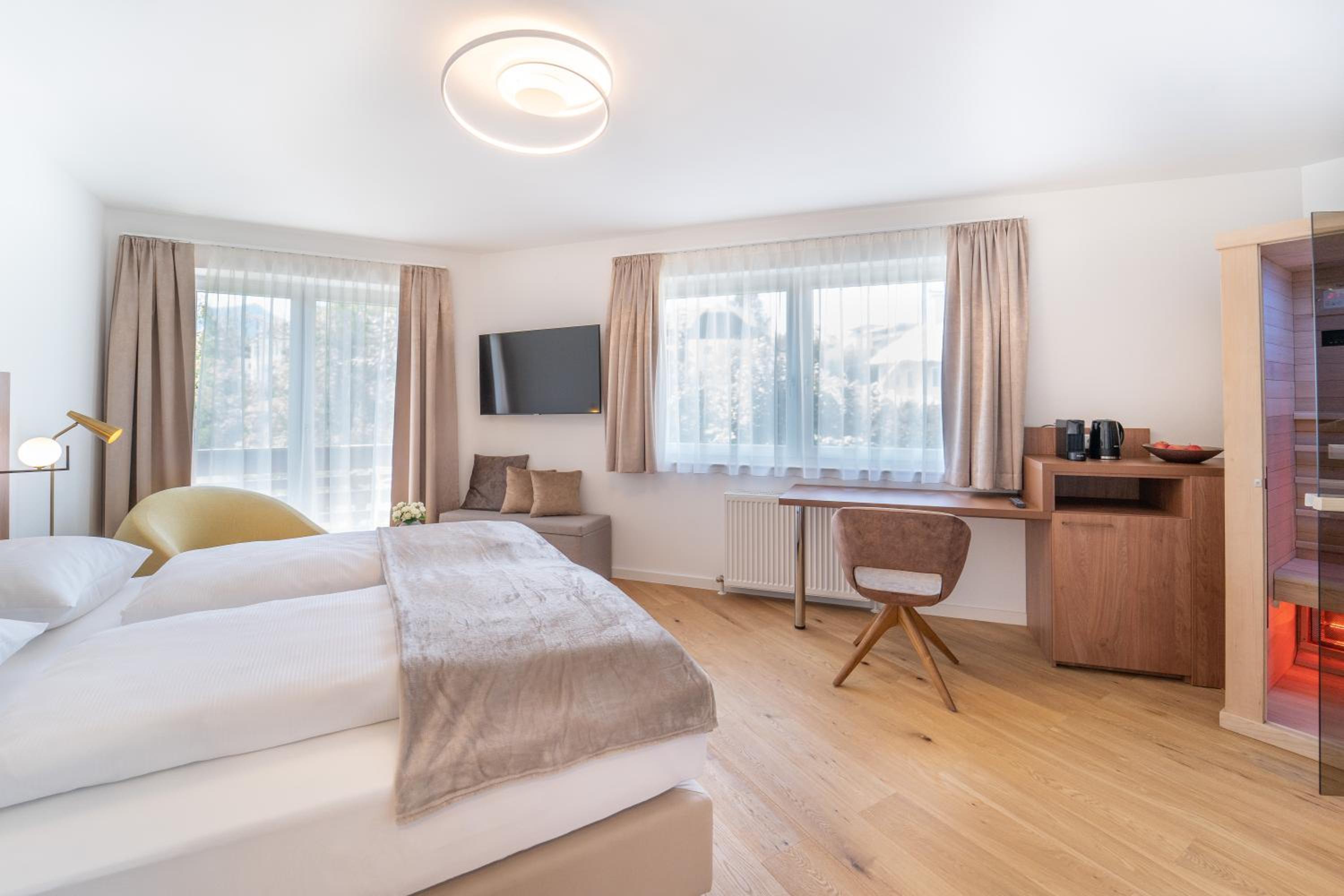 Superior Double Room with Infrared Cabin and Balcony photo 1