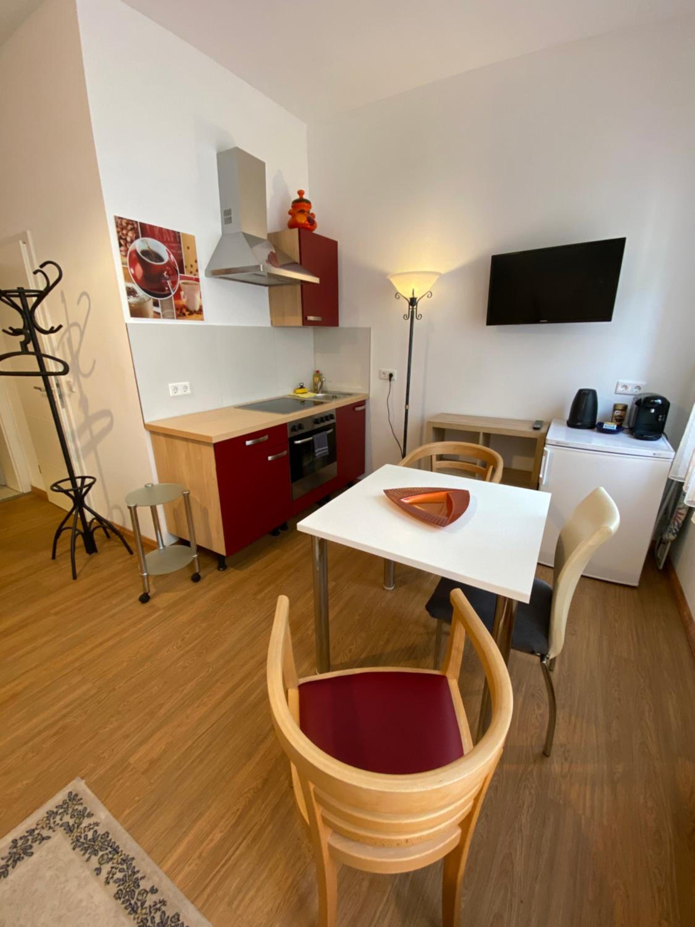Large Twin Room - Photo 4