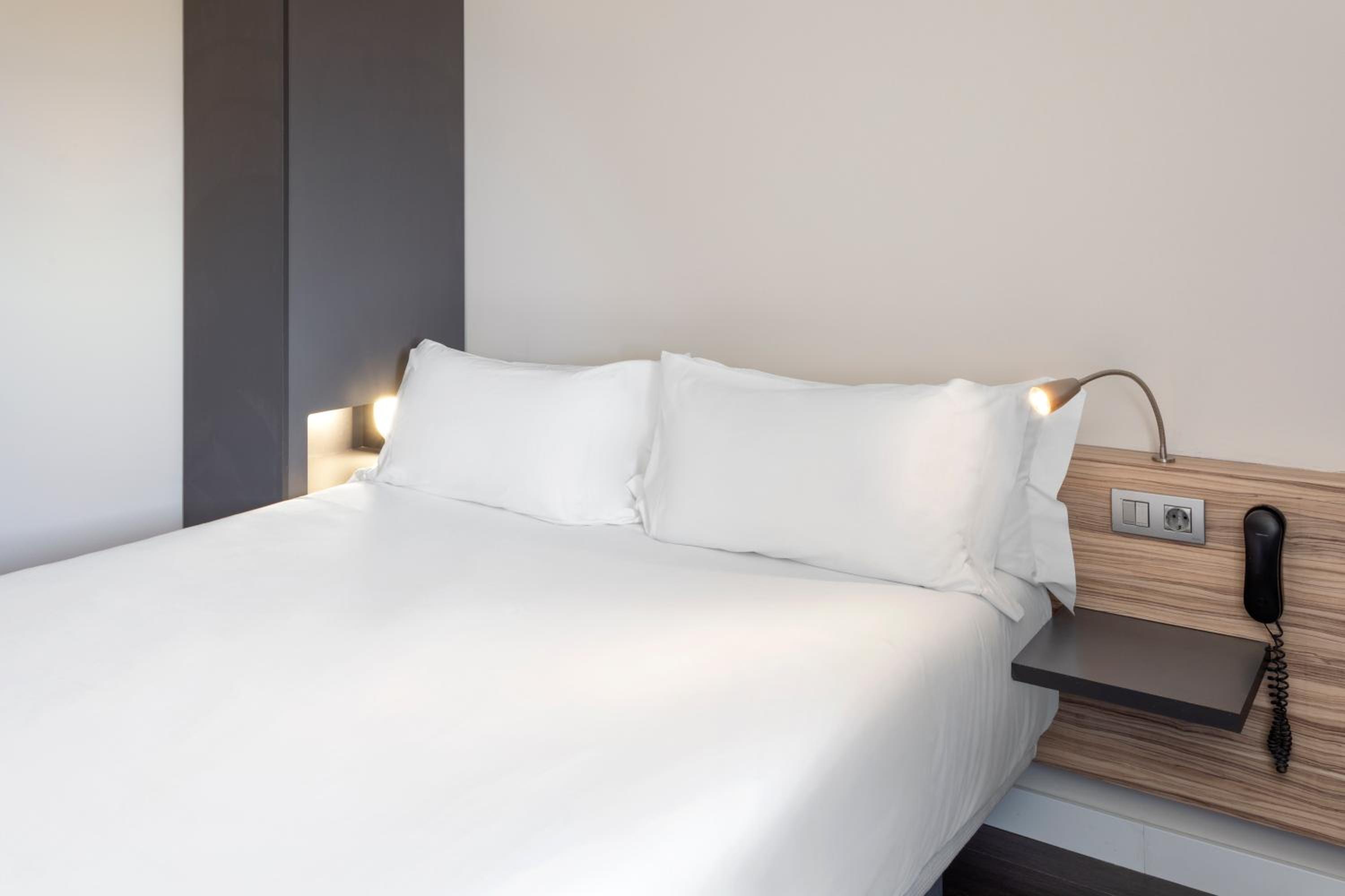 Double Room thumbnail 5